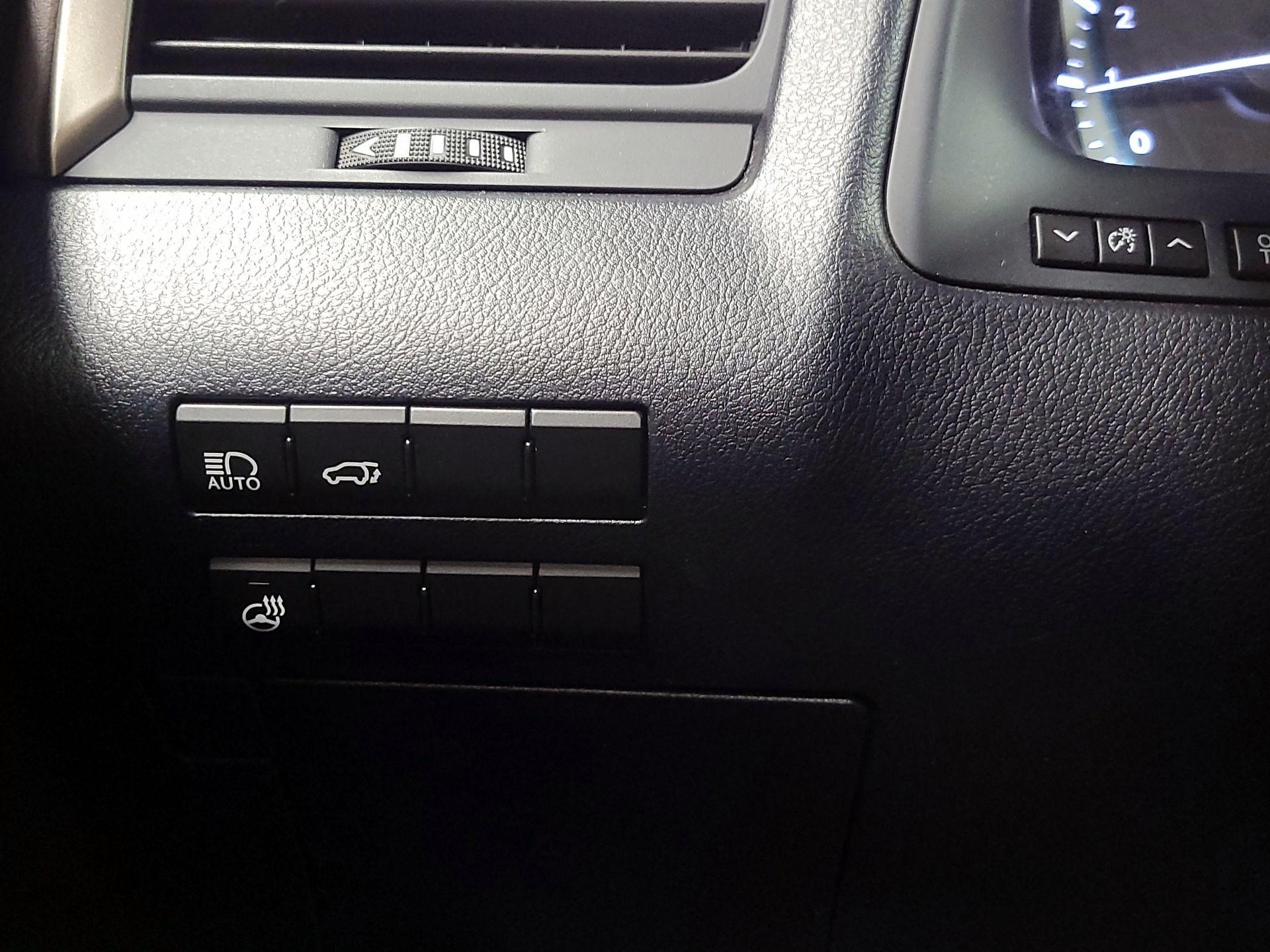 Thumbnail: 2018 Lexus RX - 13