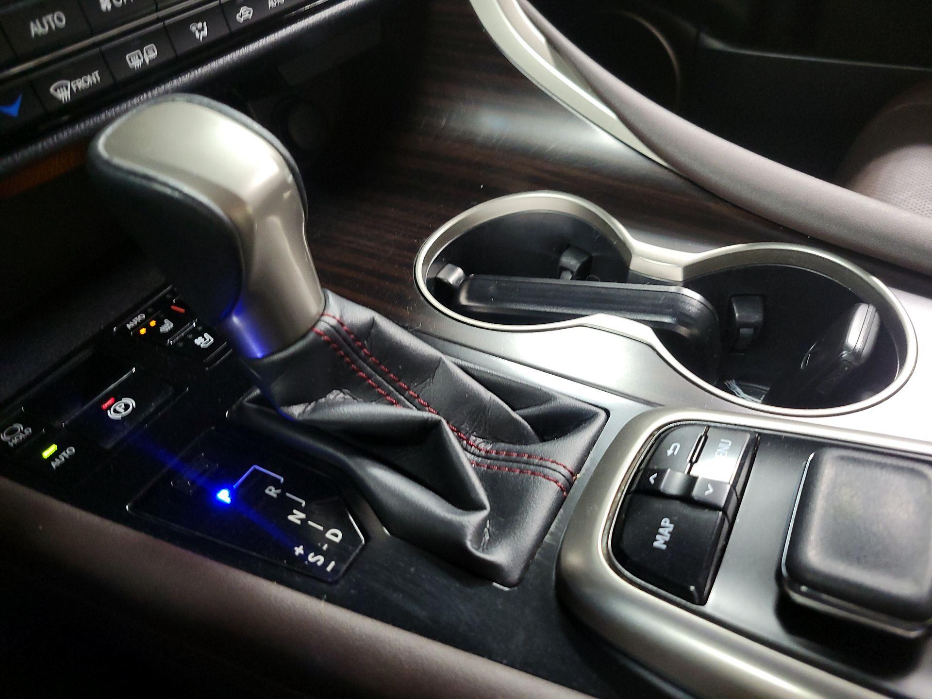 Thumbnail: 2018 Lexus RX - 17