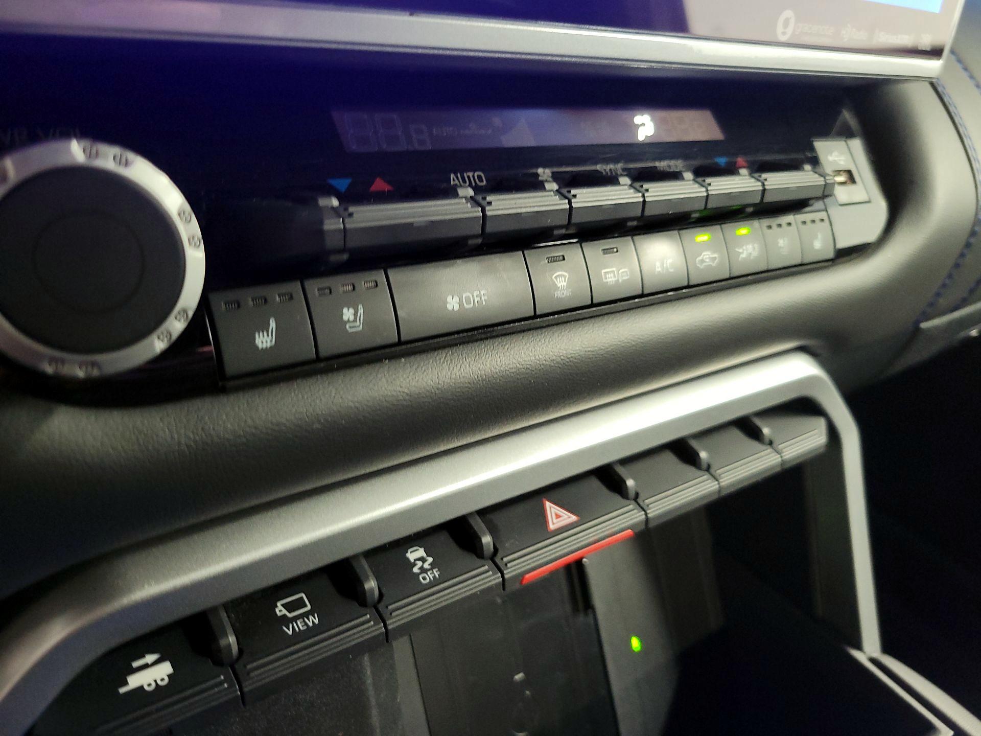 Thumbnail: 2024 Toyota Tundra - 16