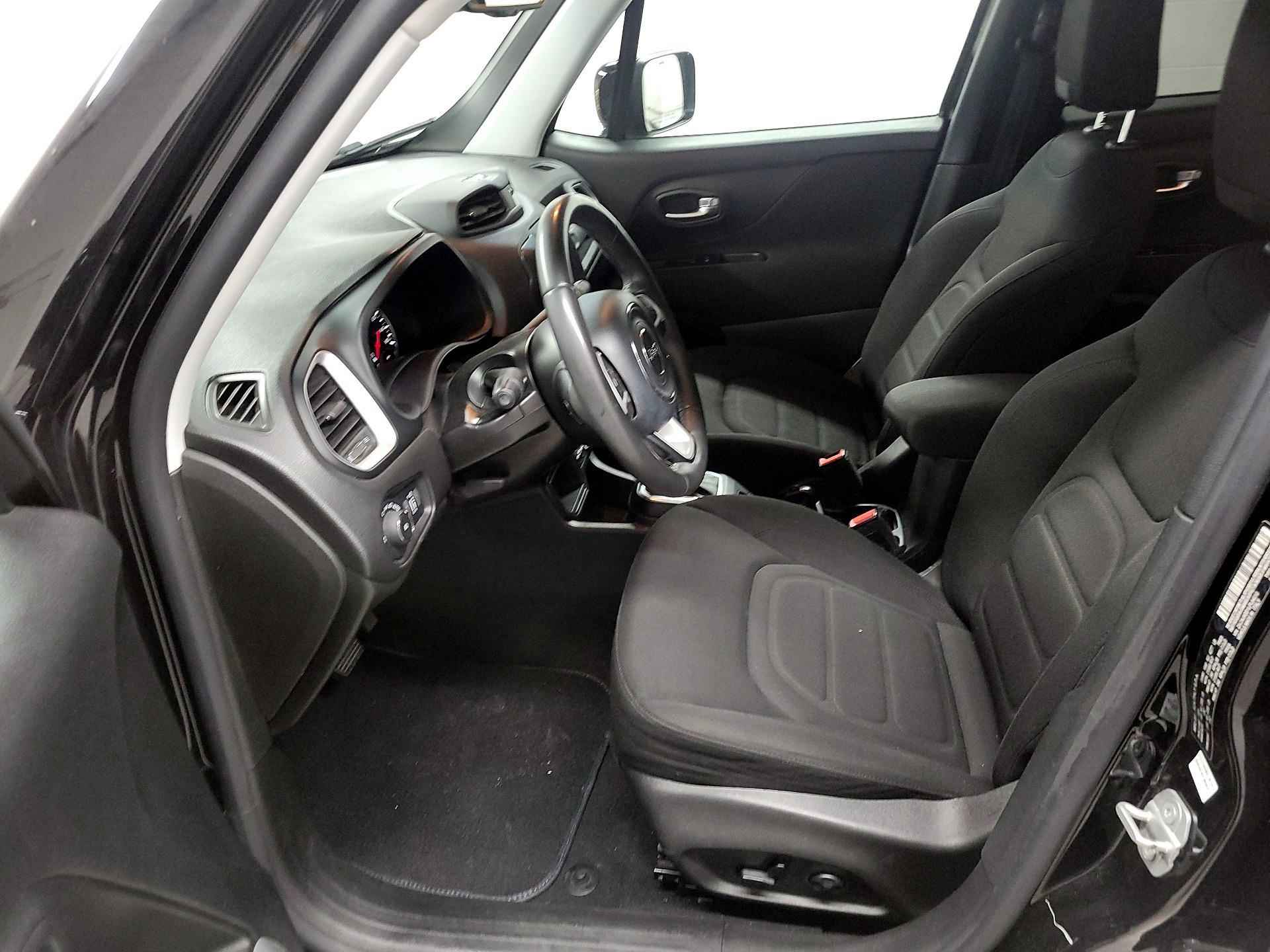 Thumbnail: 2020 Jeep Renegade - 9