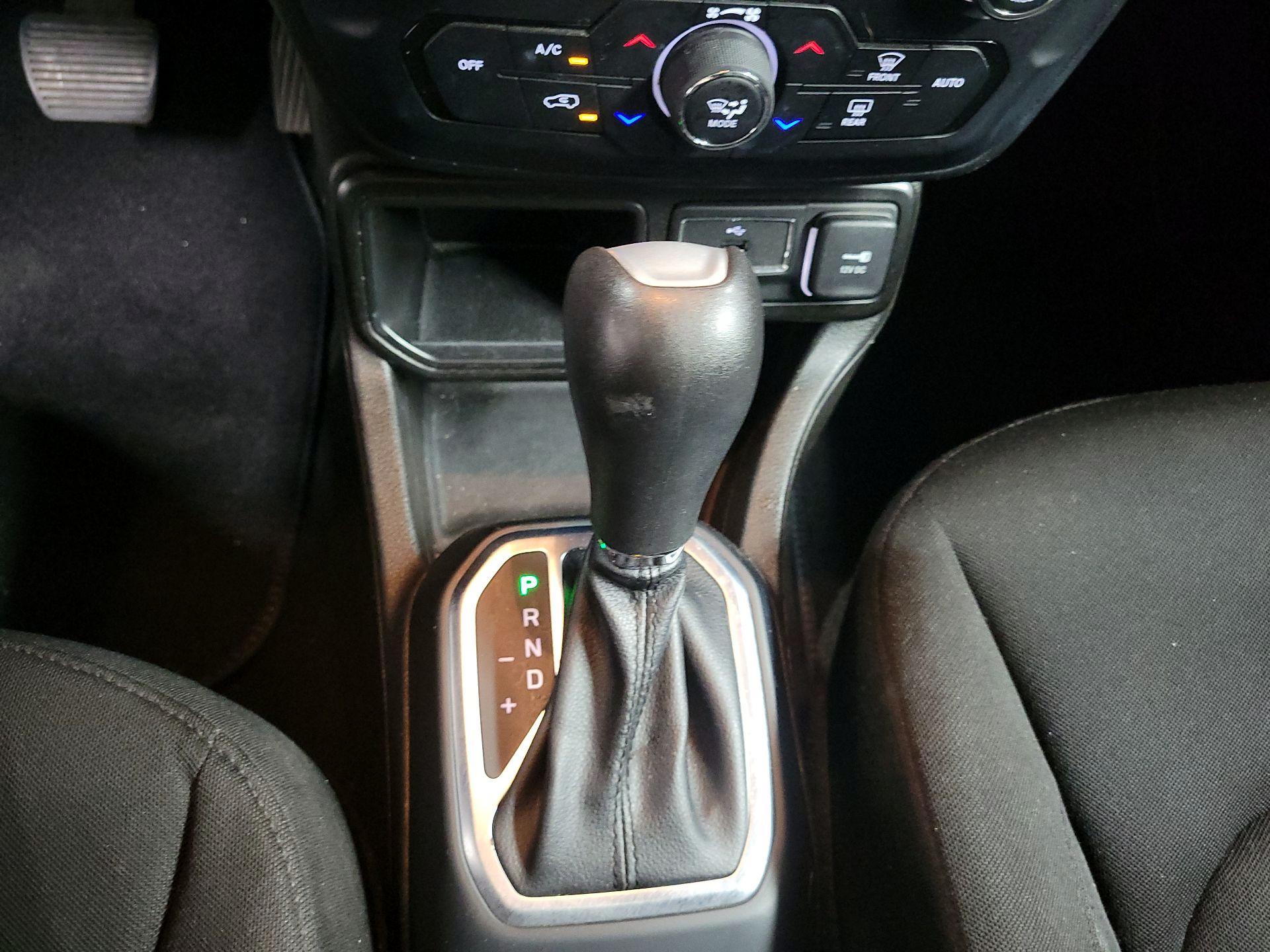 Thumbnail: 2020 Jeep Renegade - 14