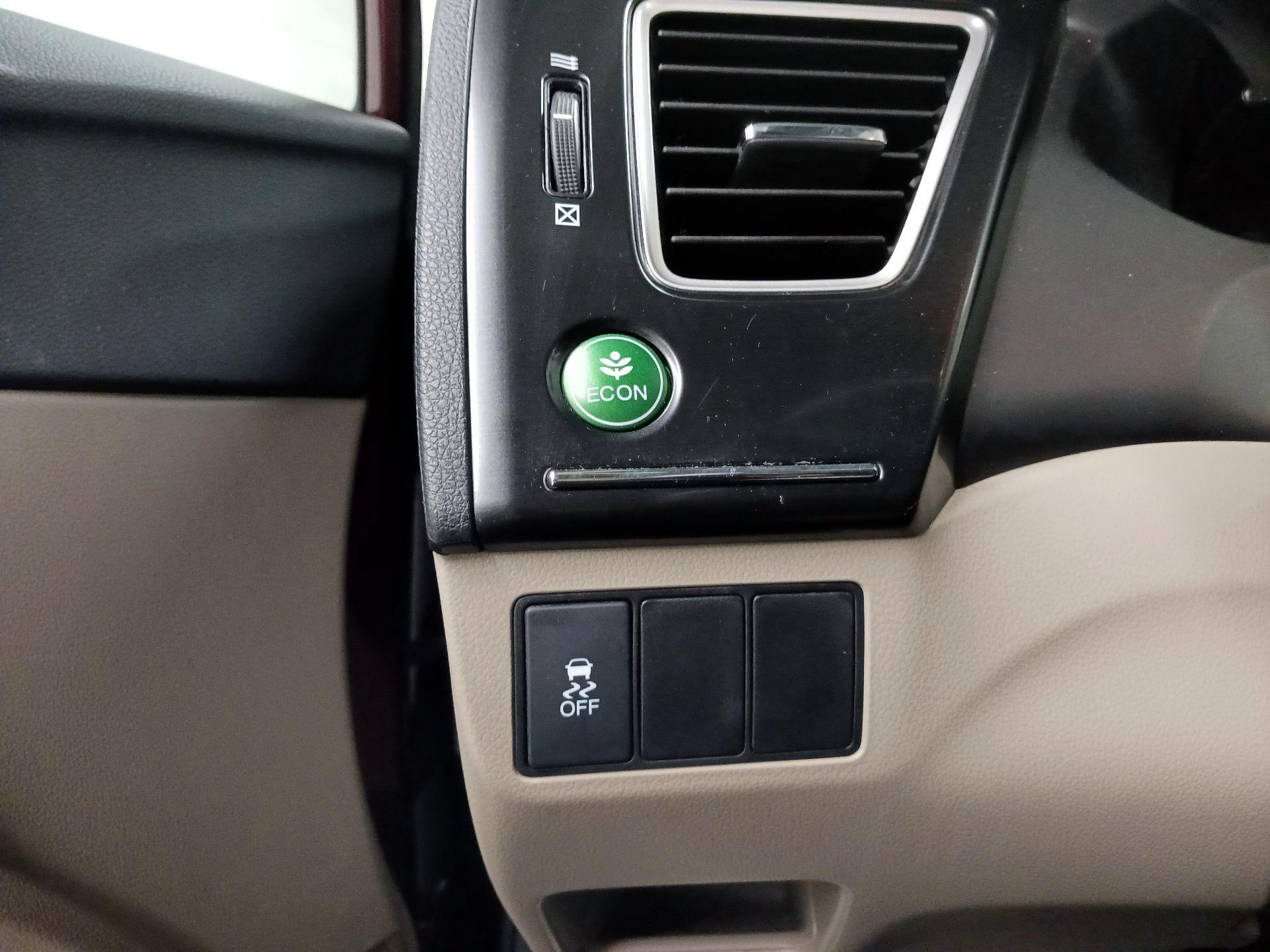 Thumbnail: 2014 Honda Civic - 11