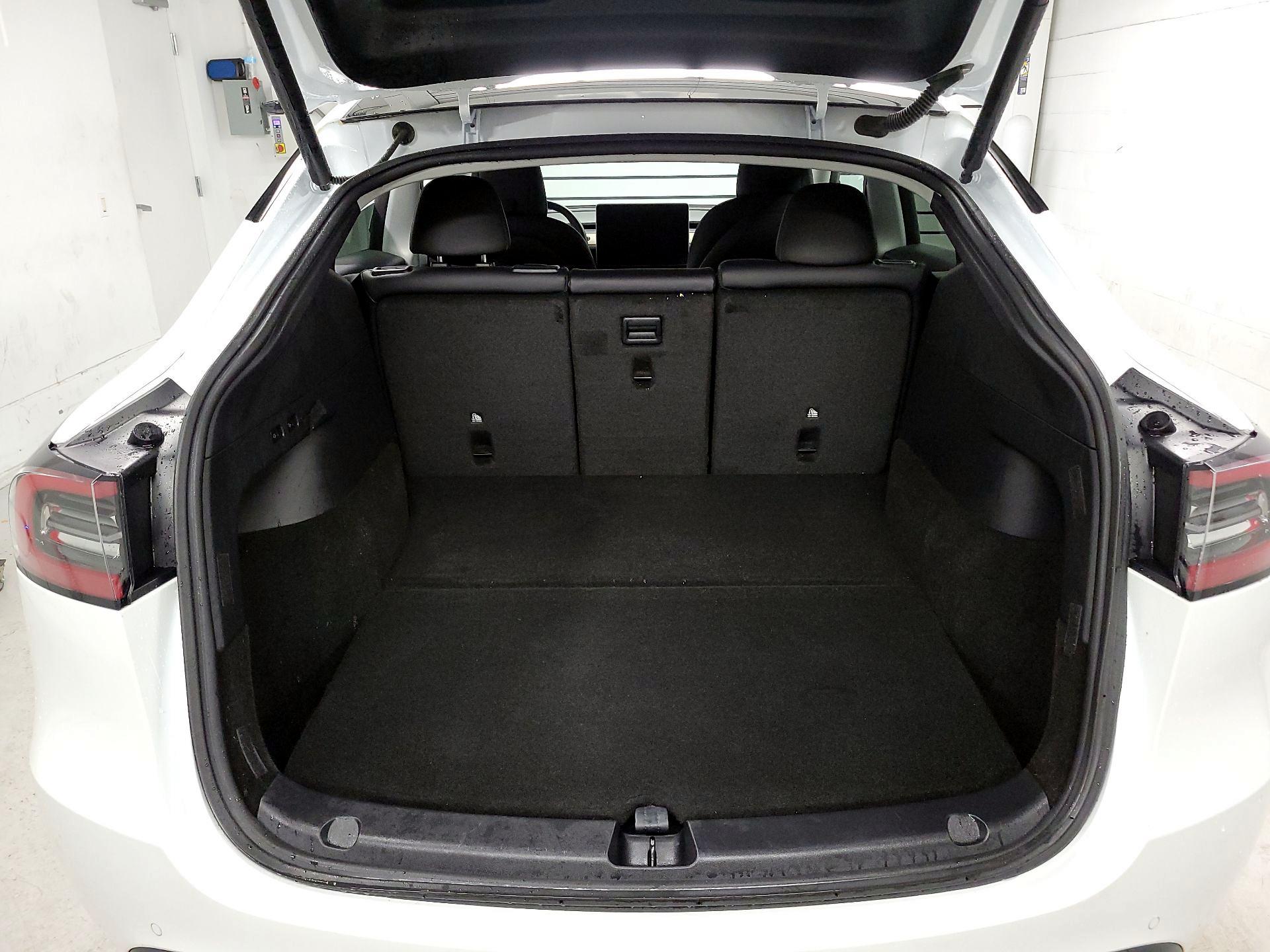 Thumbnail: 2022 Tesla Model Y - 15