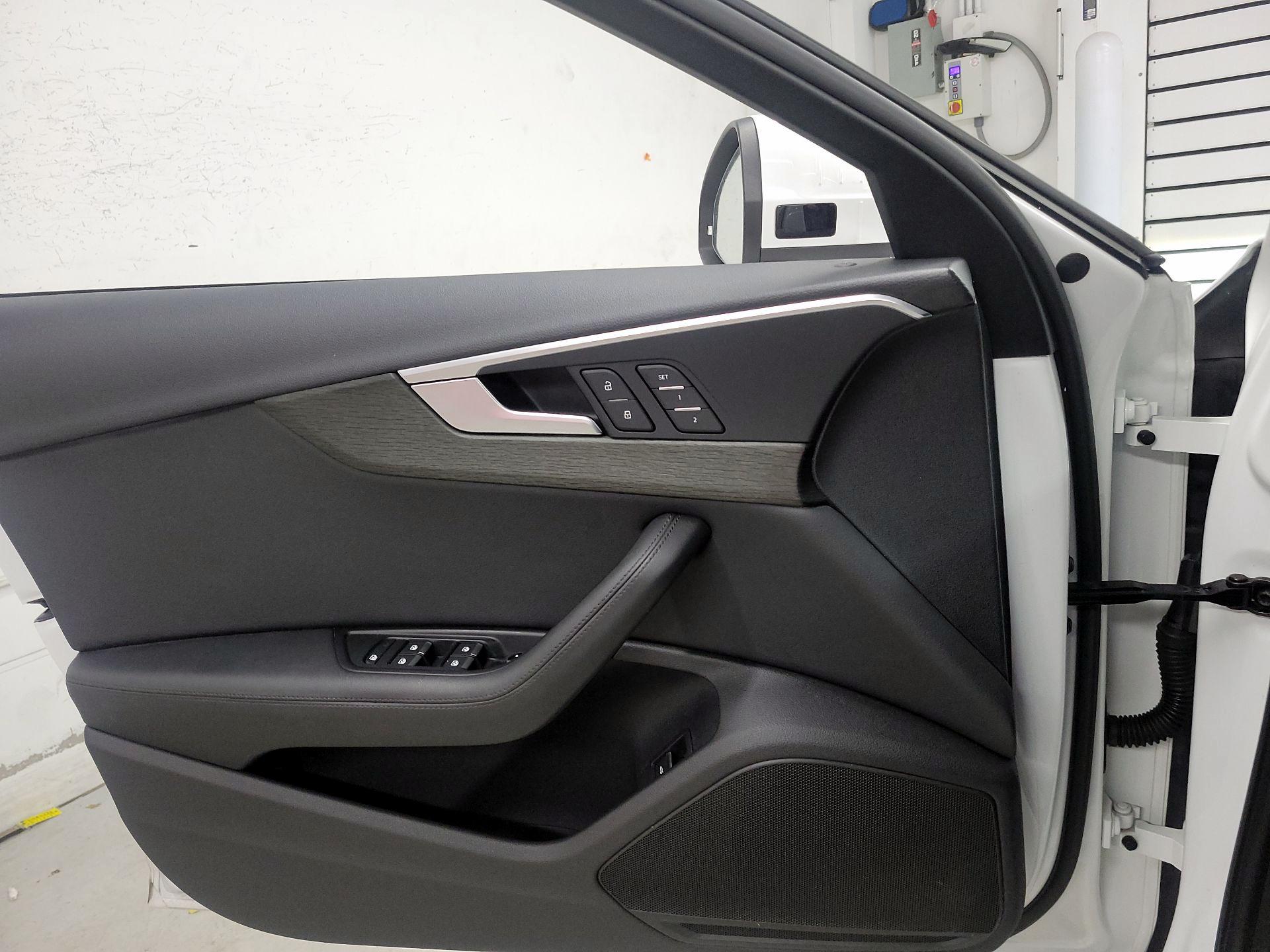 Thumbnail: 2019 Audi A4 - 9