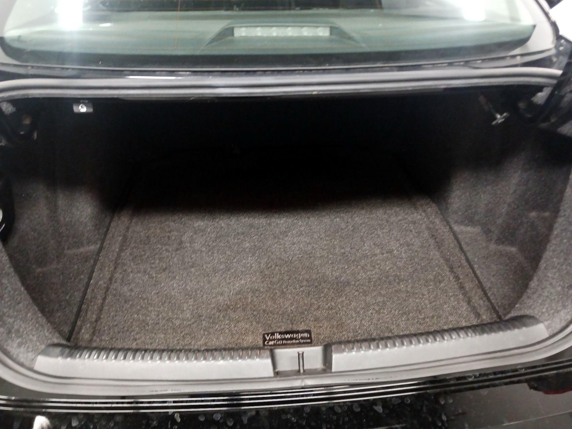 Thumbnail: 2017 Volkswagen Jetta - 14