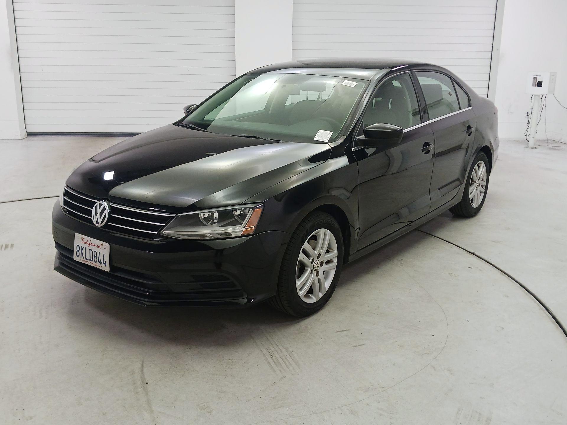 Thumbnail: 2017 Volkswagen Jetta - 3