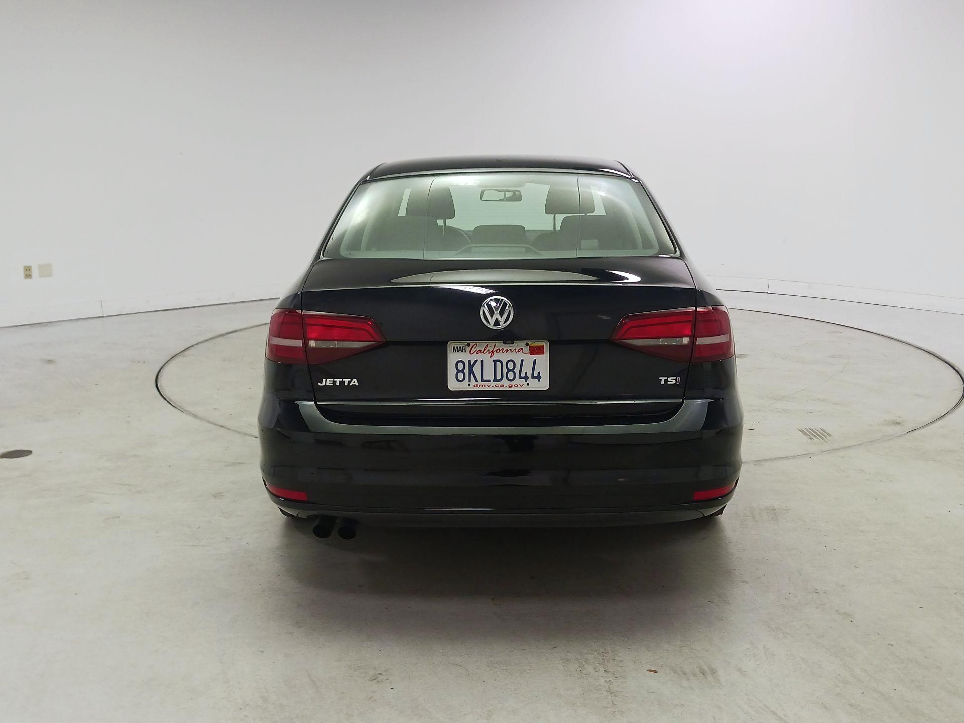 Thumbnail: 2017 Volkswagen Jetta - 6