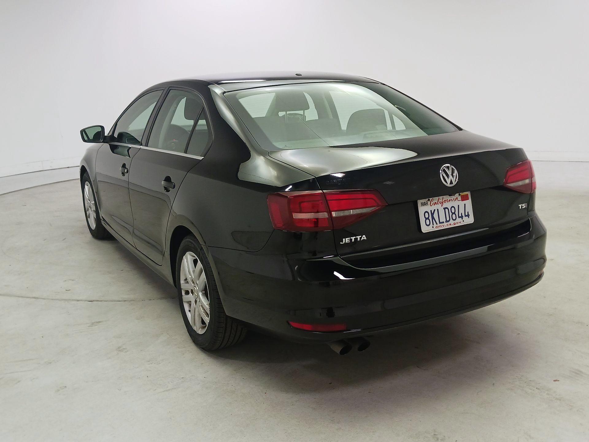 Thumbnail: 2017 Volkswagen Jetta - 7