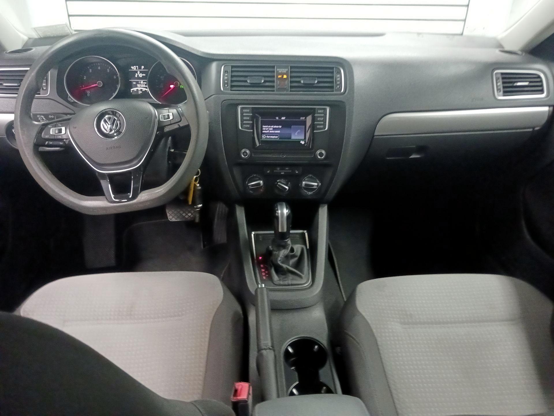 Thumbnail: 2017 Volkswagen Jetta - 8