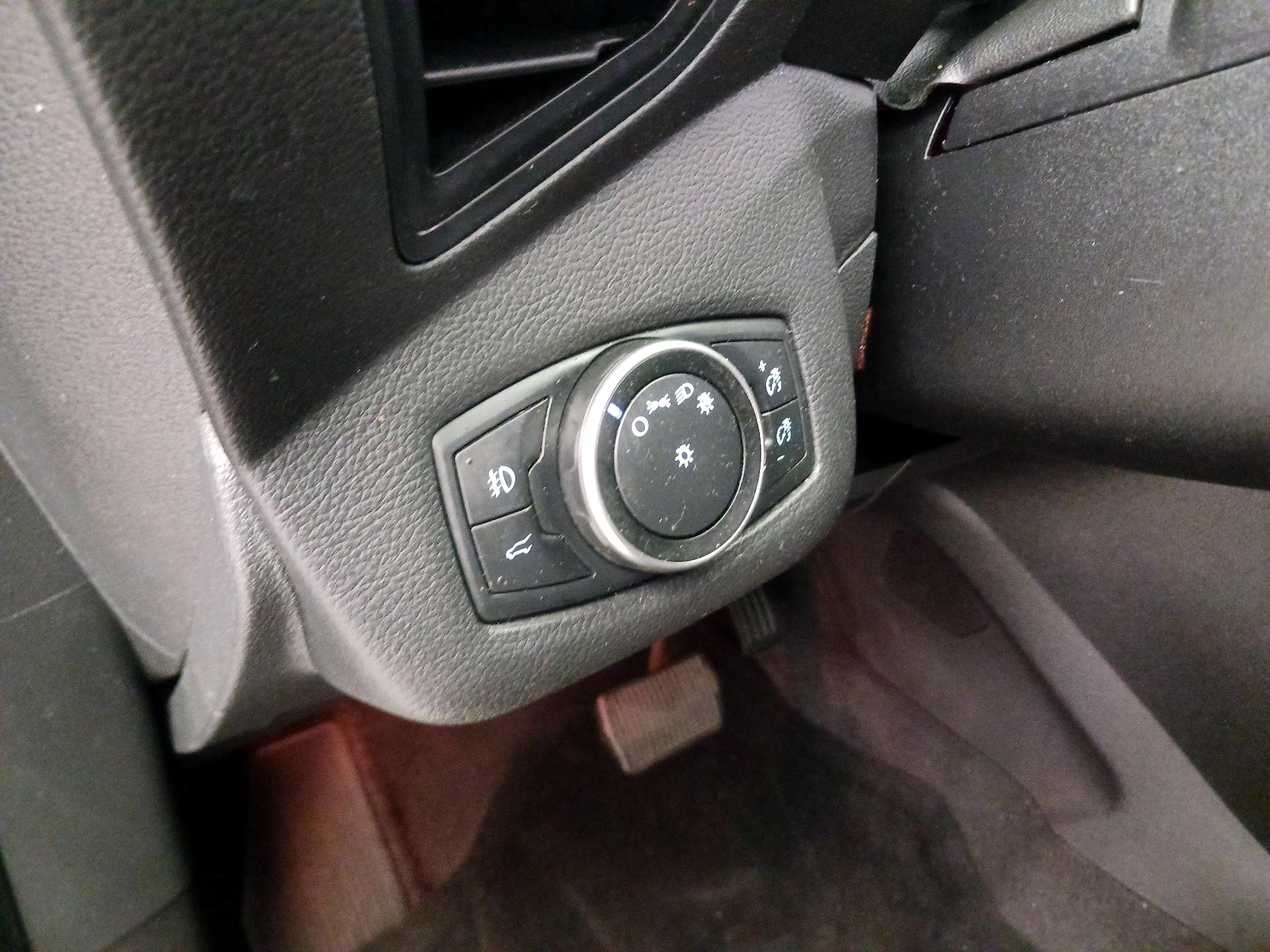 Thumbnail: 2018 Ford Escape - 11