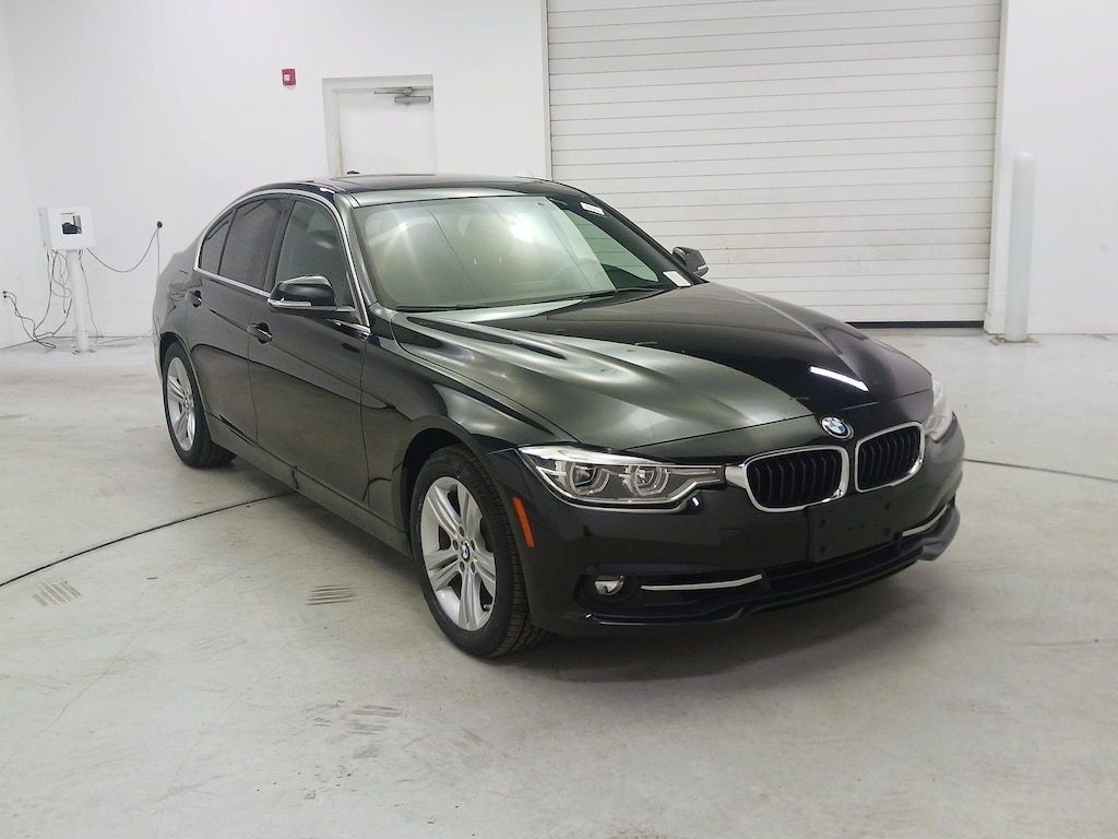 2018 BMW 3 Series 330i Sedan RWD