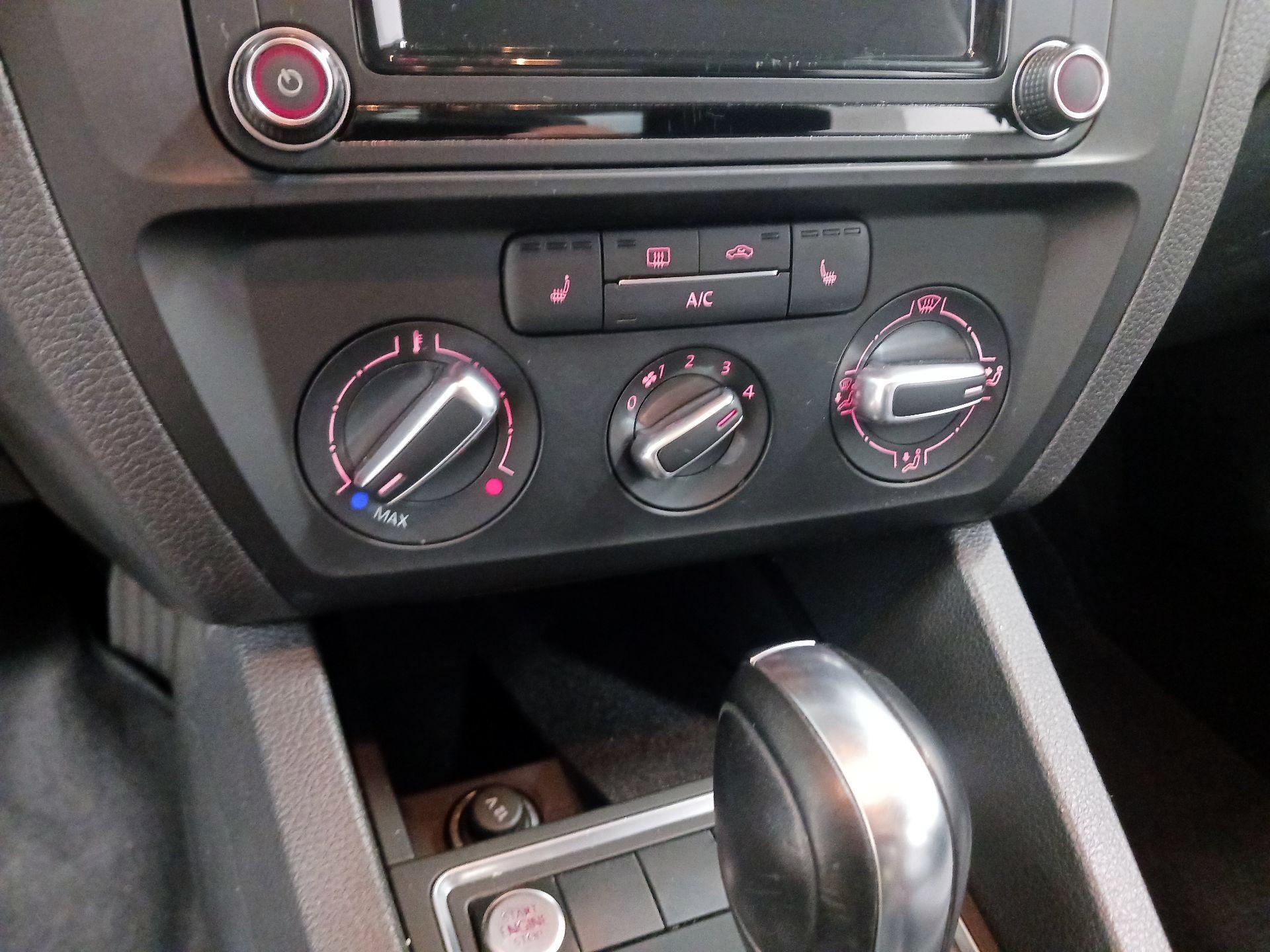 Thumbnail: 2017 Volkswagen Jetta - 15