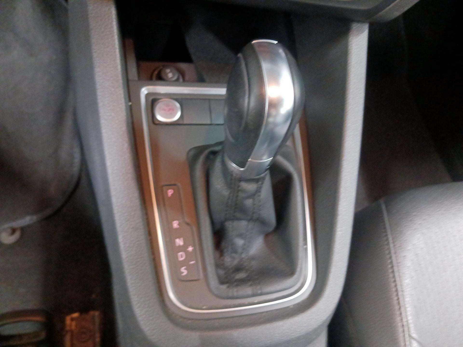 Thumbnail: 2017 Volkswagen Jetta - 16