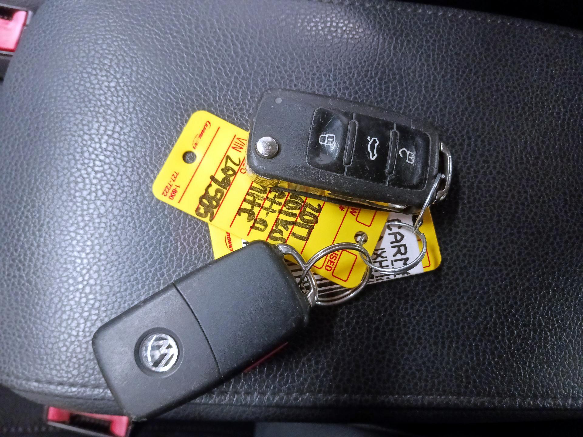 Thumbnail: 2017 Volkswagen Jetta - 19