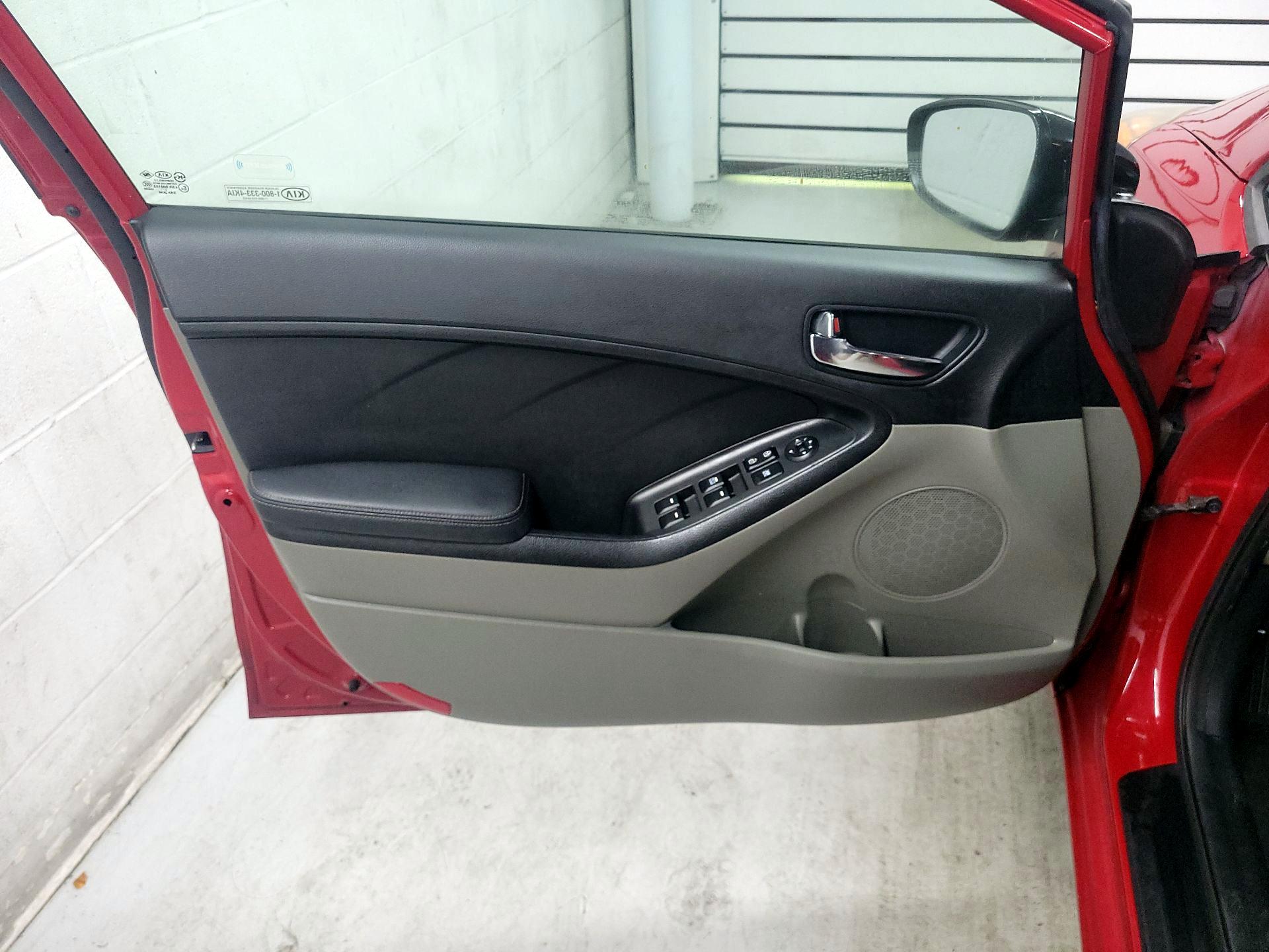 Thumbnail: 2014 Kia Forte - 12