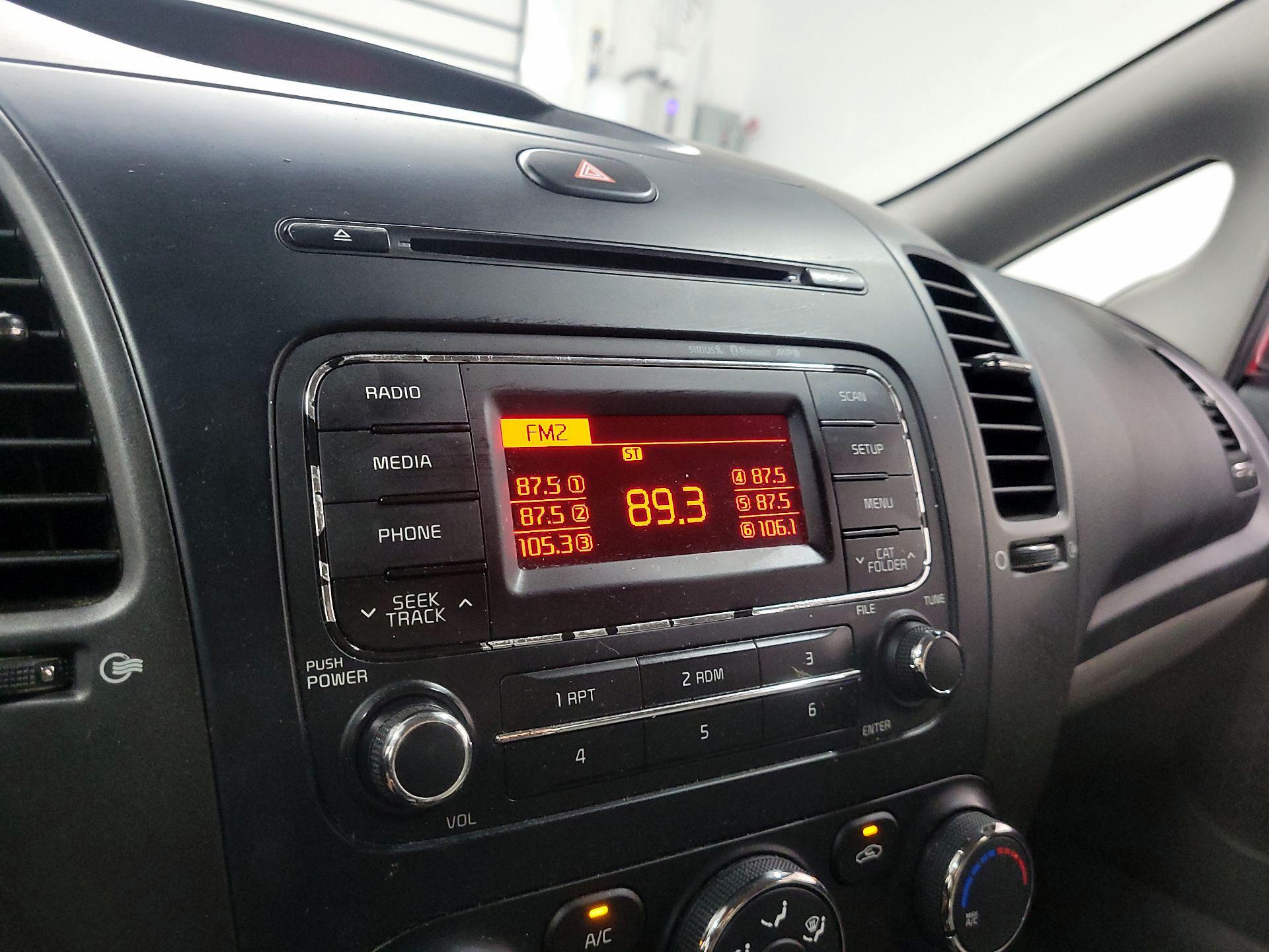 Thumbnail: 2014 Kia Forte - 14