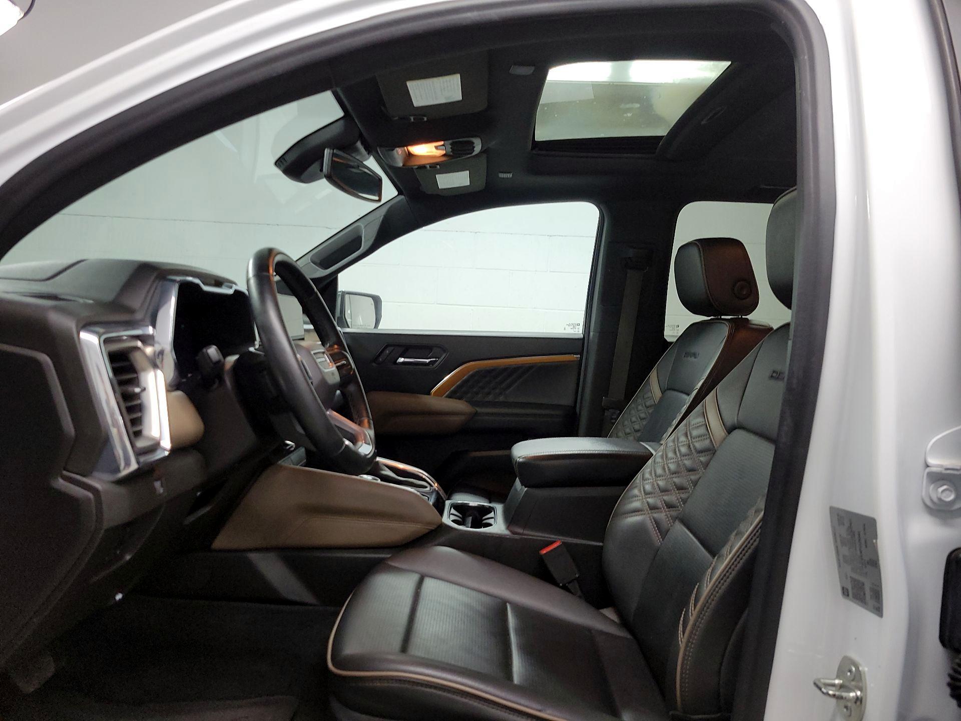 Thumbnail: 2023 GMC Canyon - 16