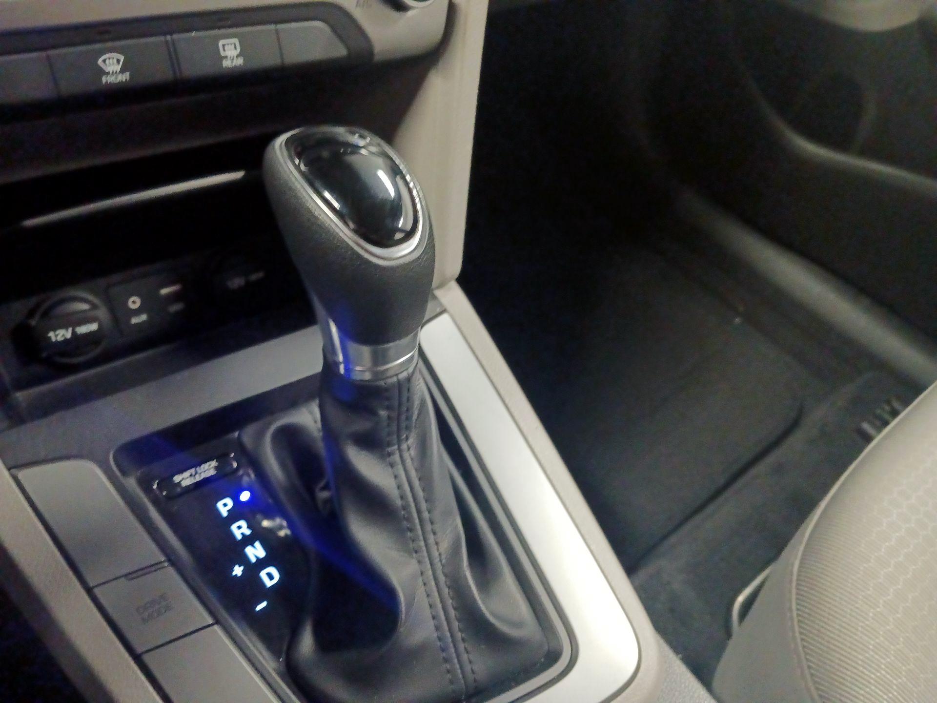 Thumbnail: 2017 Hyundai Elantra - 16