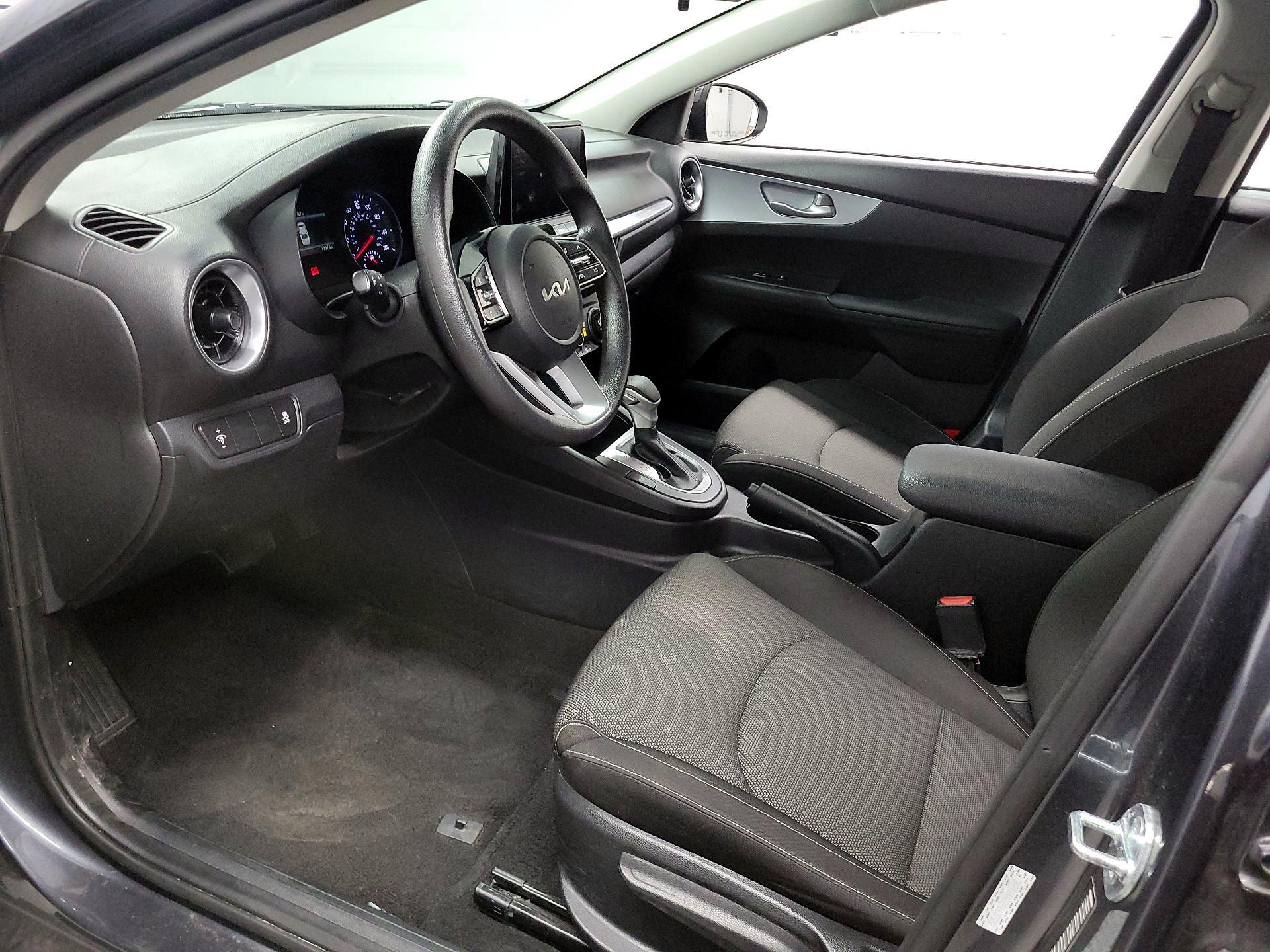 Thumbnail: 2023 Kia Forte - 9