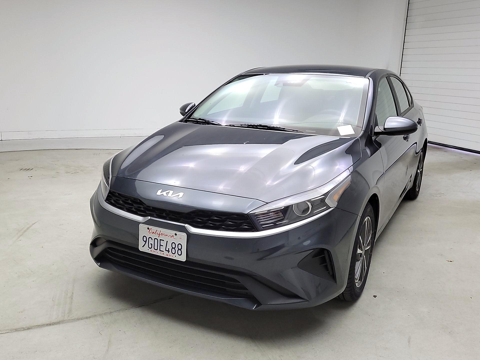 Thumbnail: 2023 Kia Forte - 3