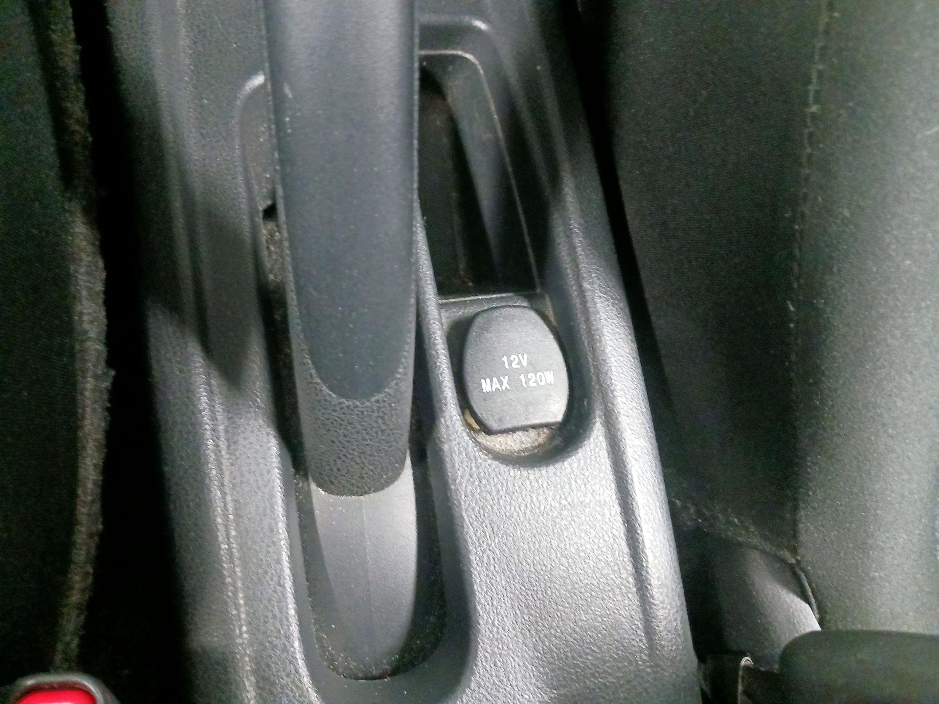 Thumbnail: 2014 Nissan Versa Note - 15