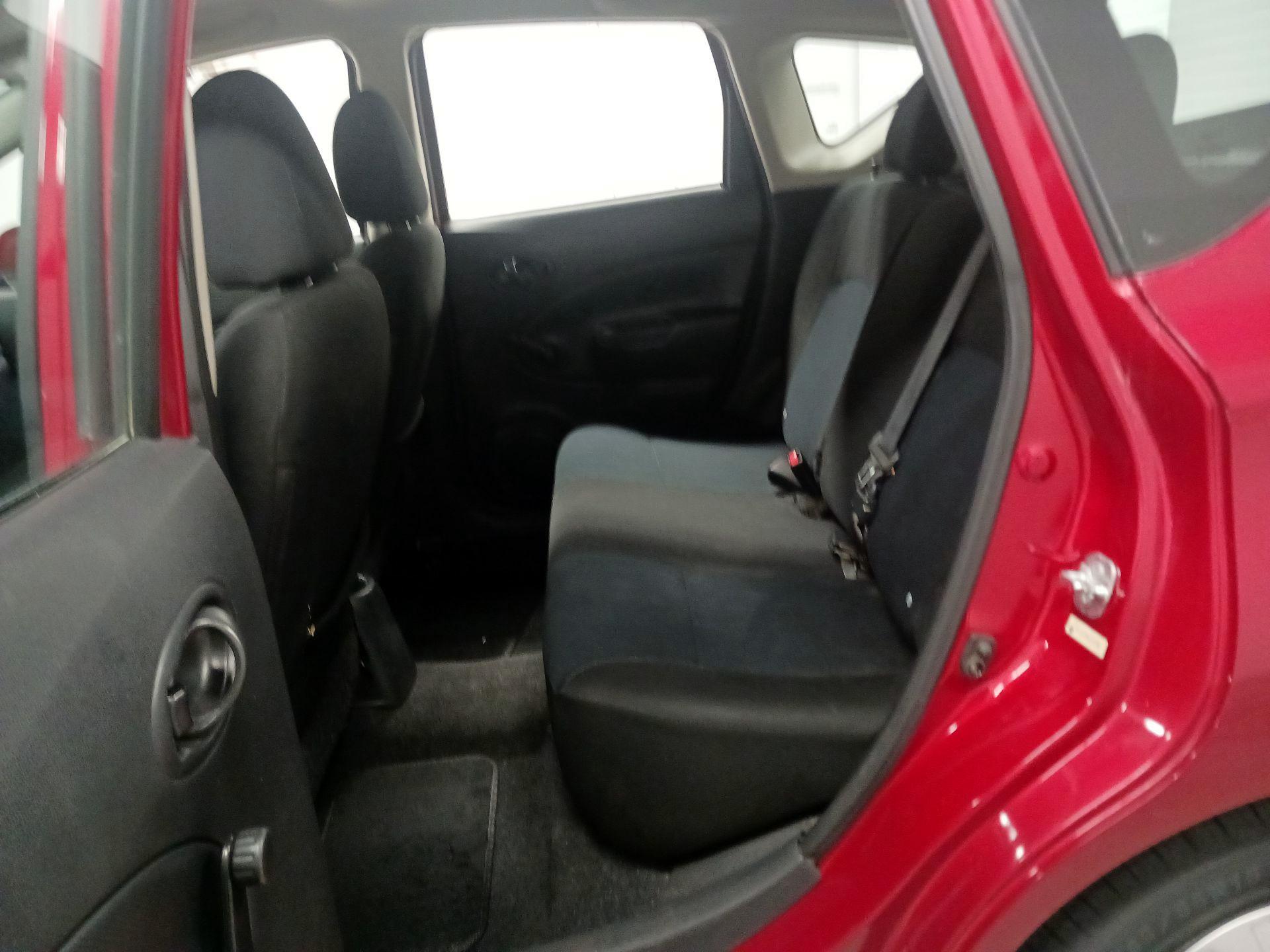 Thumbnail: 2014 Nissan Versa Note - 16