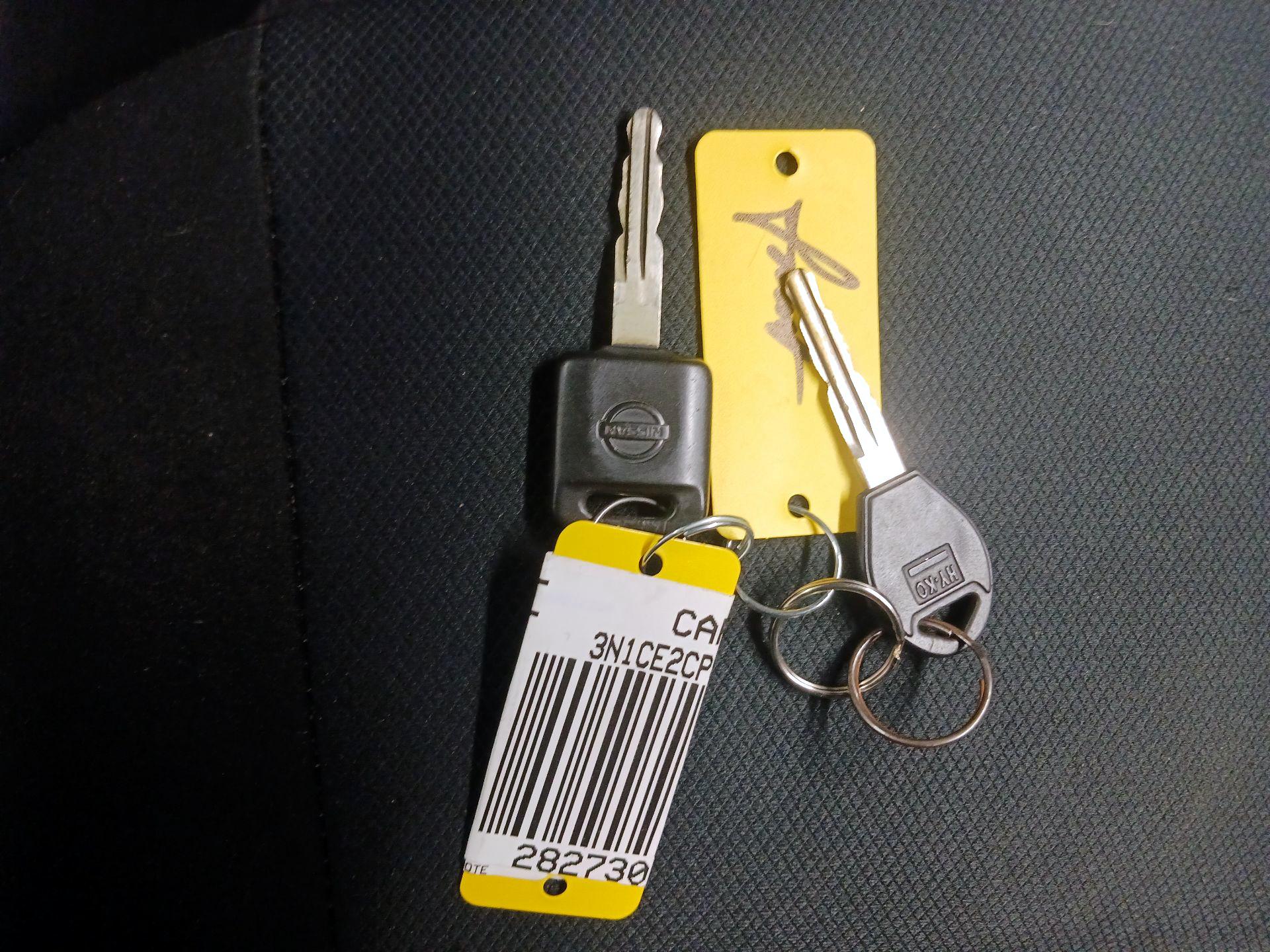 Thumbnail: 2014 Nissan Versa Note - 19