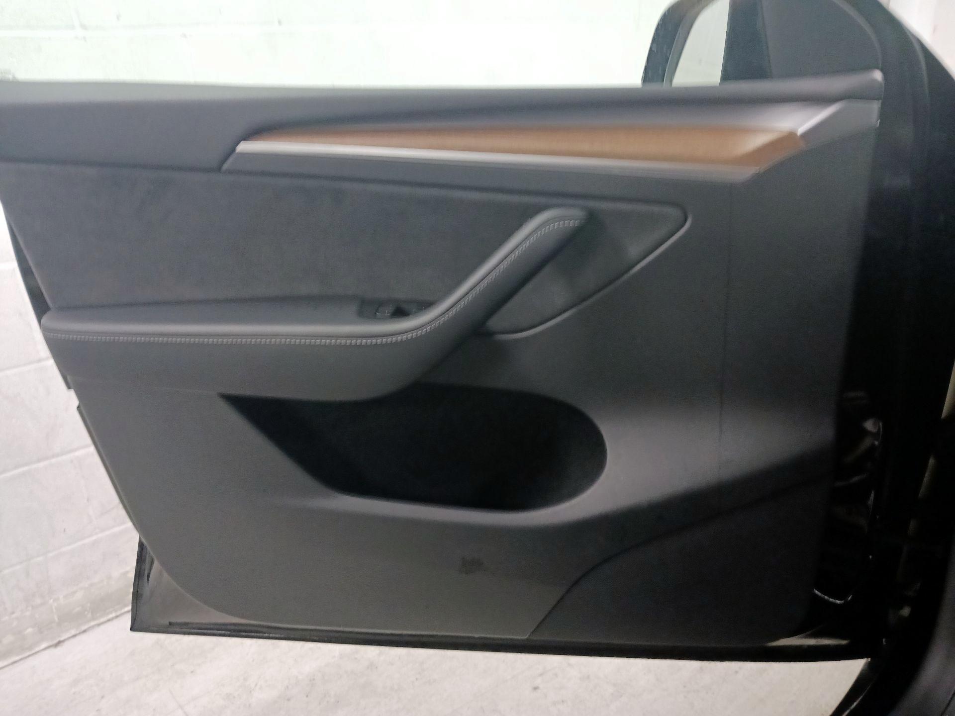 Thumbnail: 2023 Tesla Model Y - 10