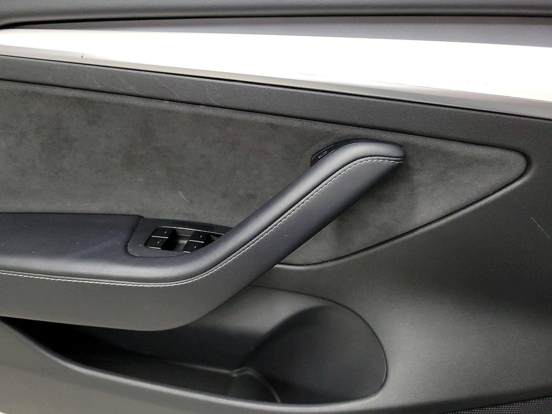 Thumbnail: 2021 Tesla Model 3 - 12