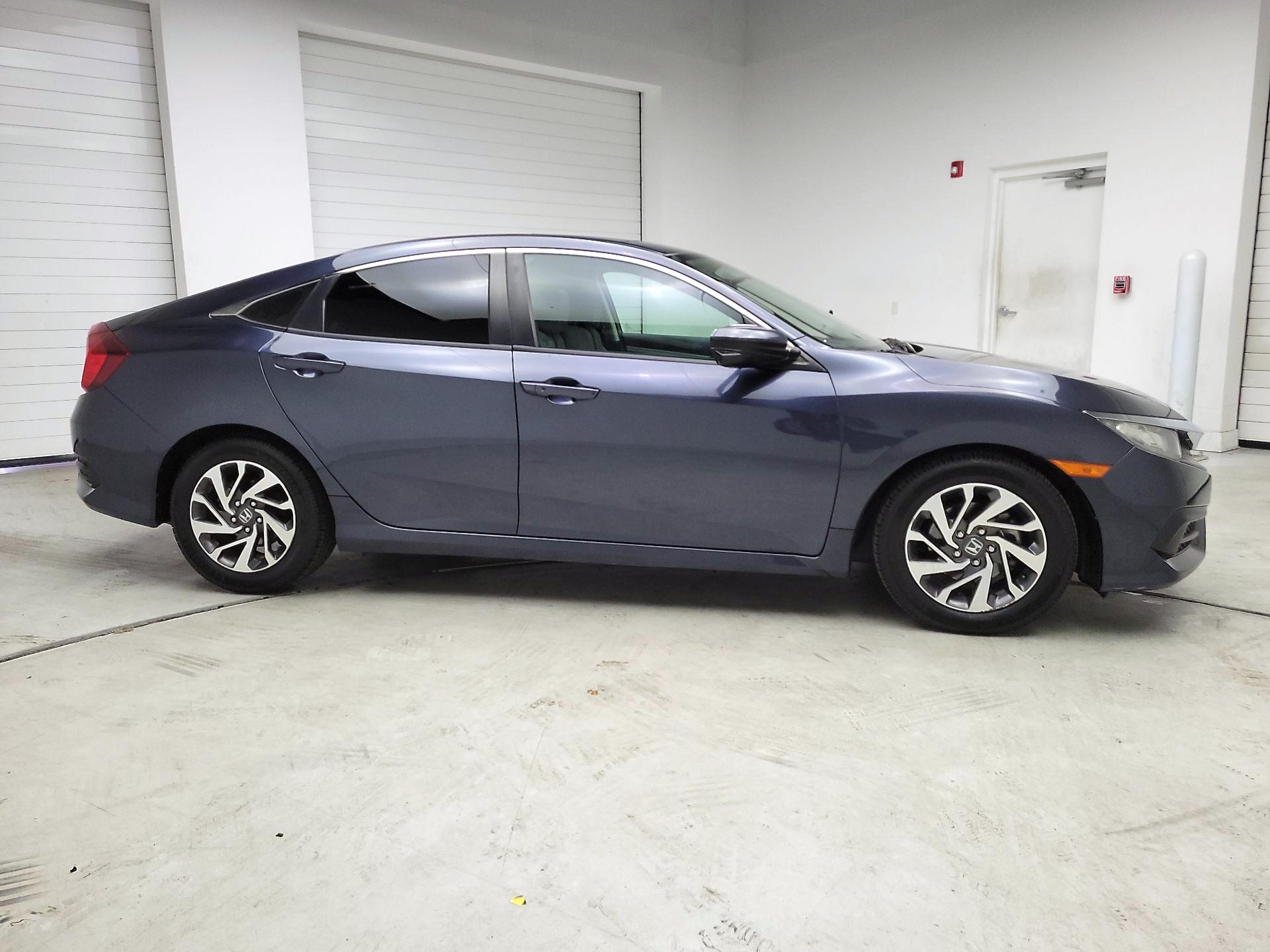 Thumbnail: 2016 Honda Civic - 4