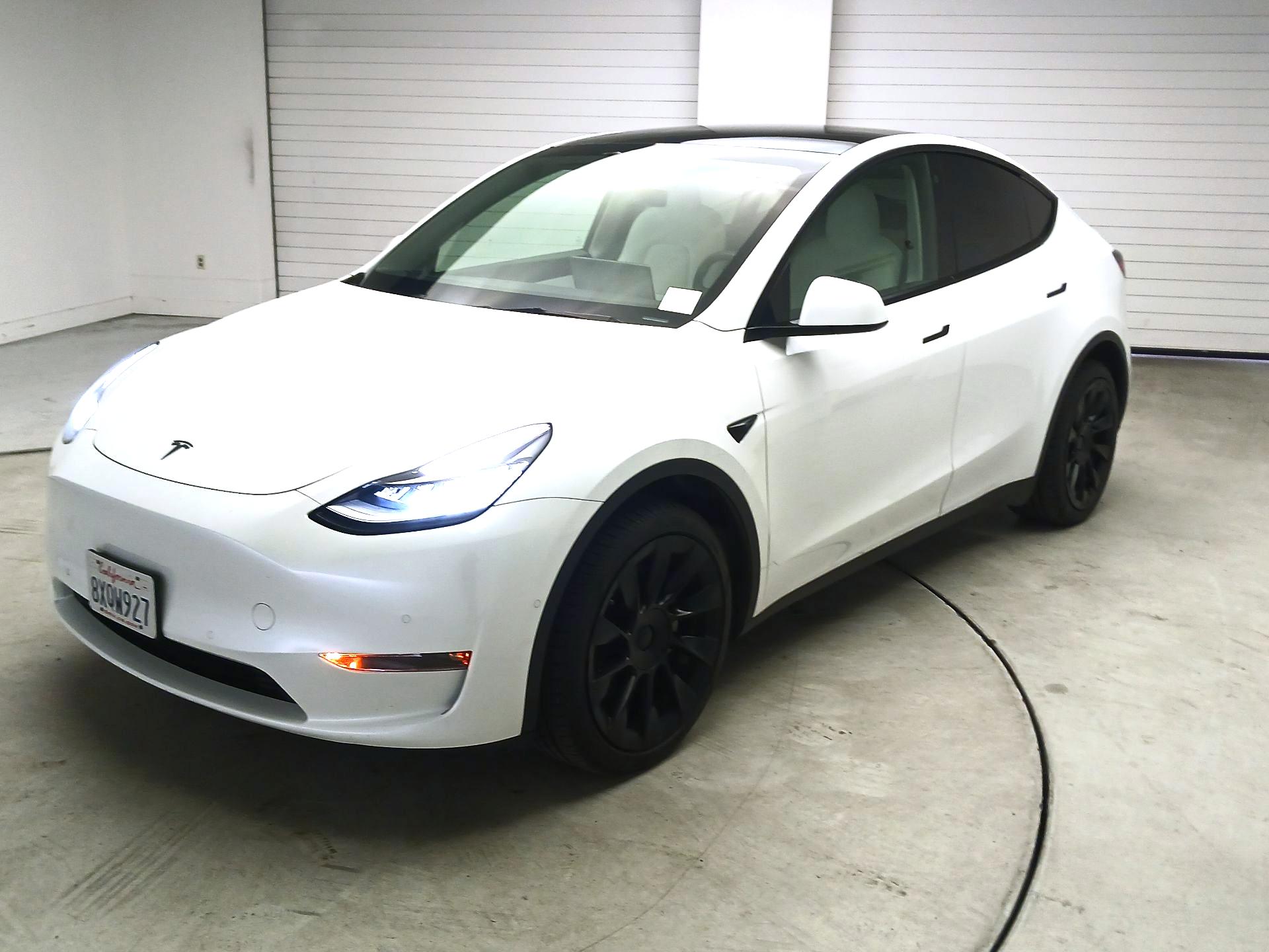 Thumbnail: 2021 Tesla Model Y - 3
