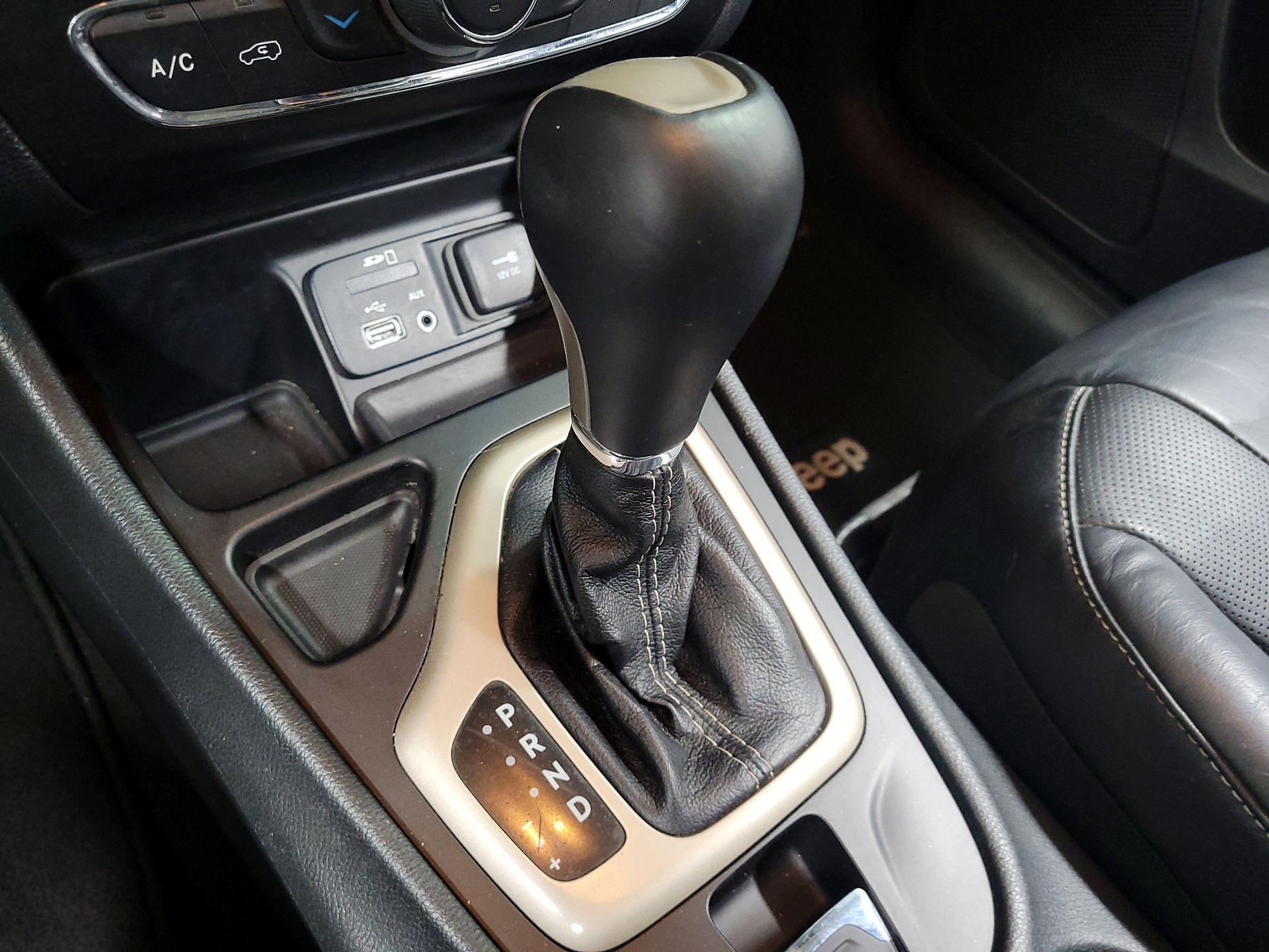 Thumbnail: 2014 Jeep Cherokee - 17