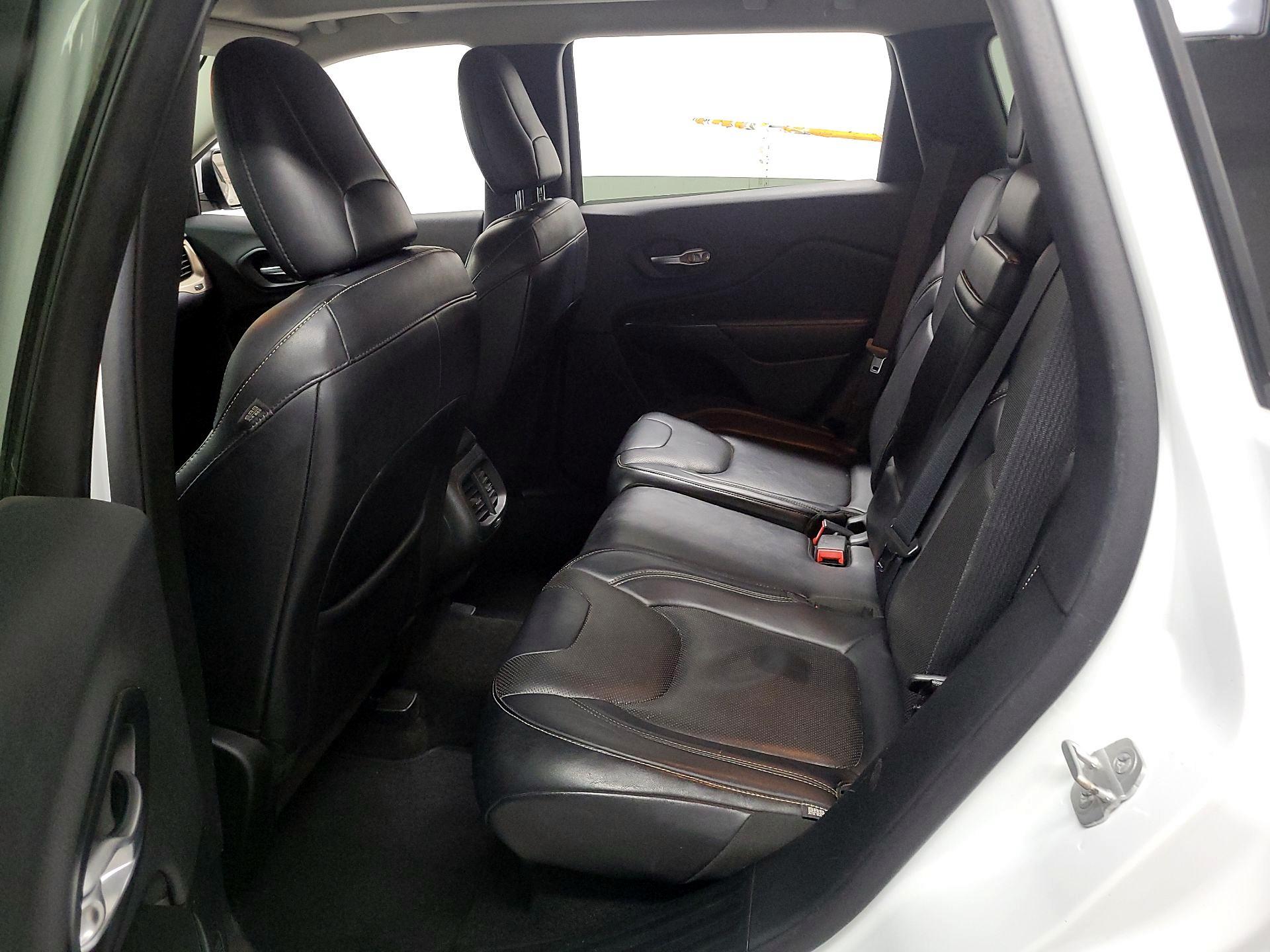Thumbnail: 2014 Jeep Cherokee - 19