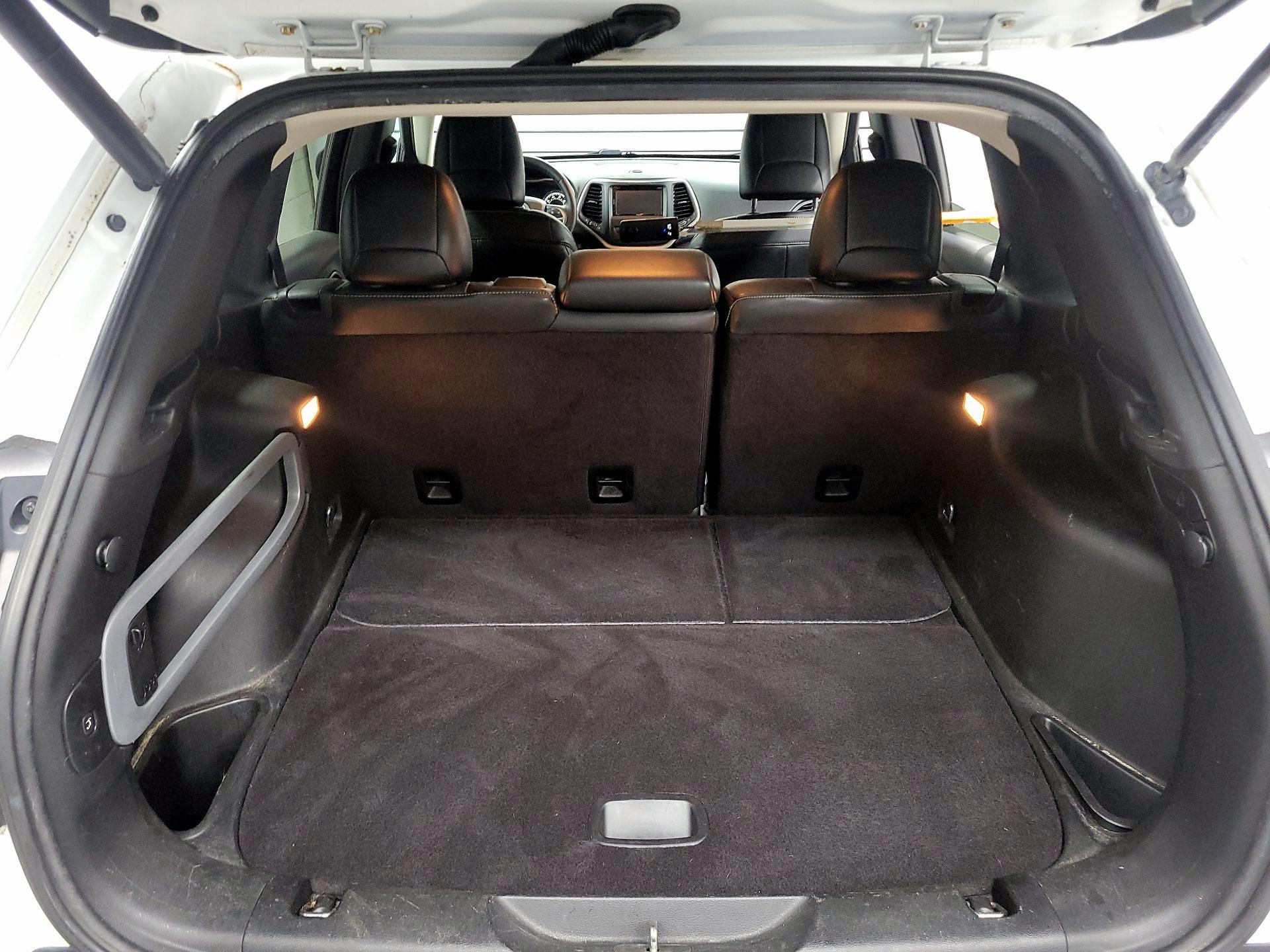 Thumbnail: 2014 Jeep Cherokee - 20
