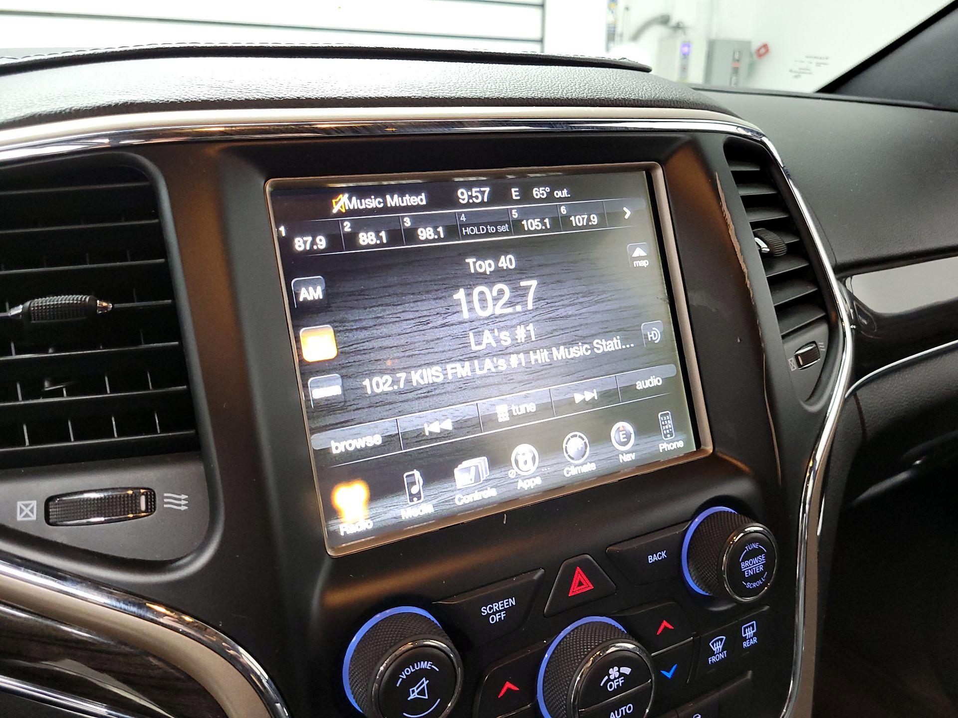 Thumbnail: 2017 Jeep Grand Cherokee - 11