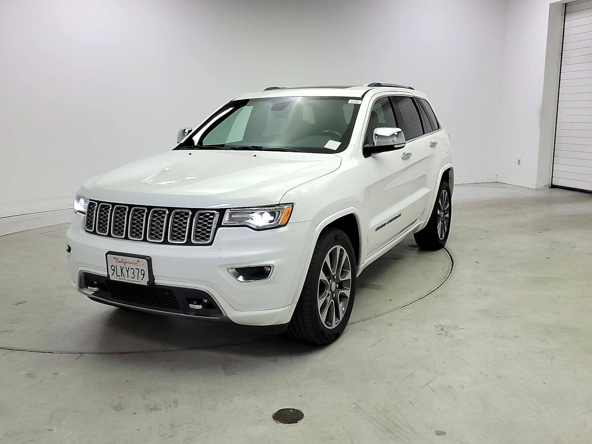 Thumbnail: 2017 Jeep Grand Cherokee - 3