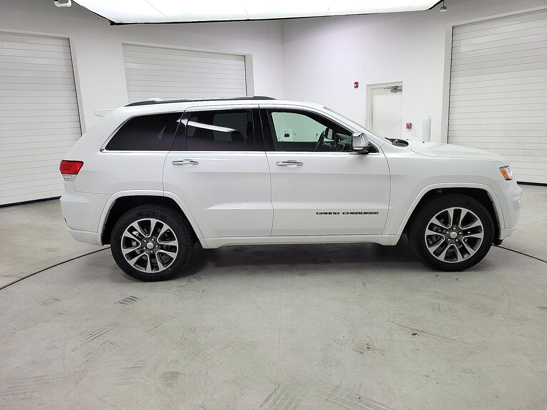 Thumbnail: 2017 Jeep Grand Cherokee - 4