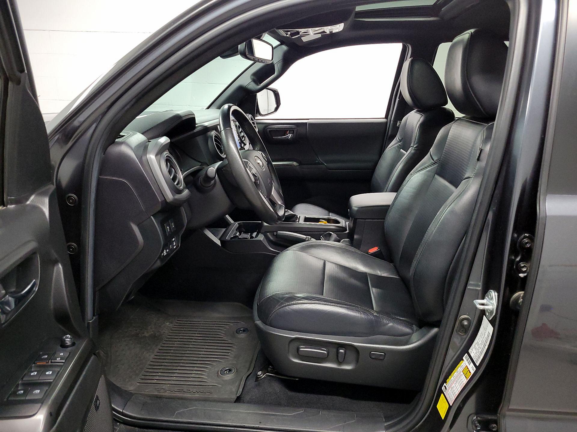 Thumbnail: 2022 Toyota Tacoma - 9