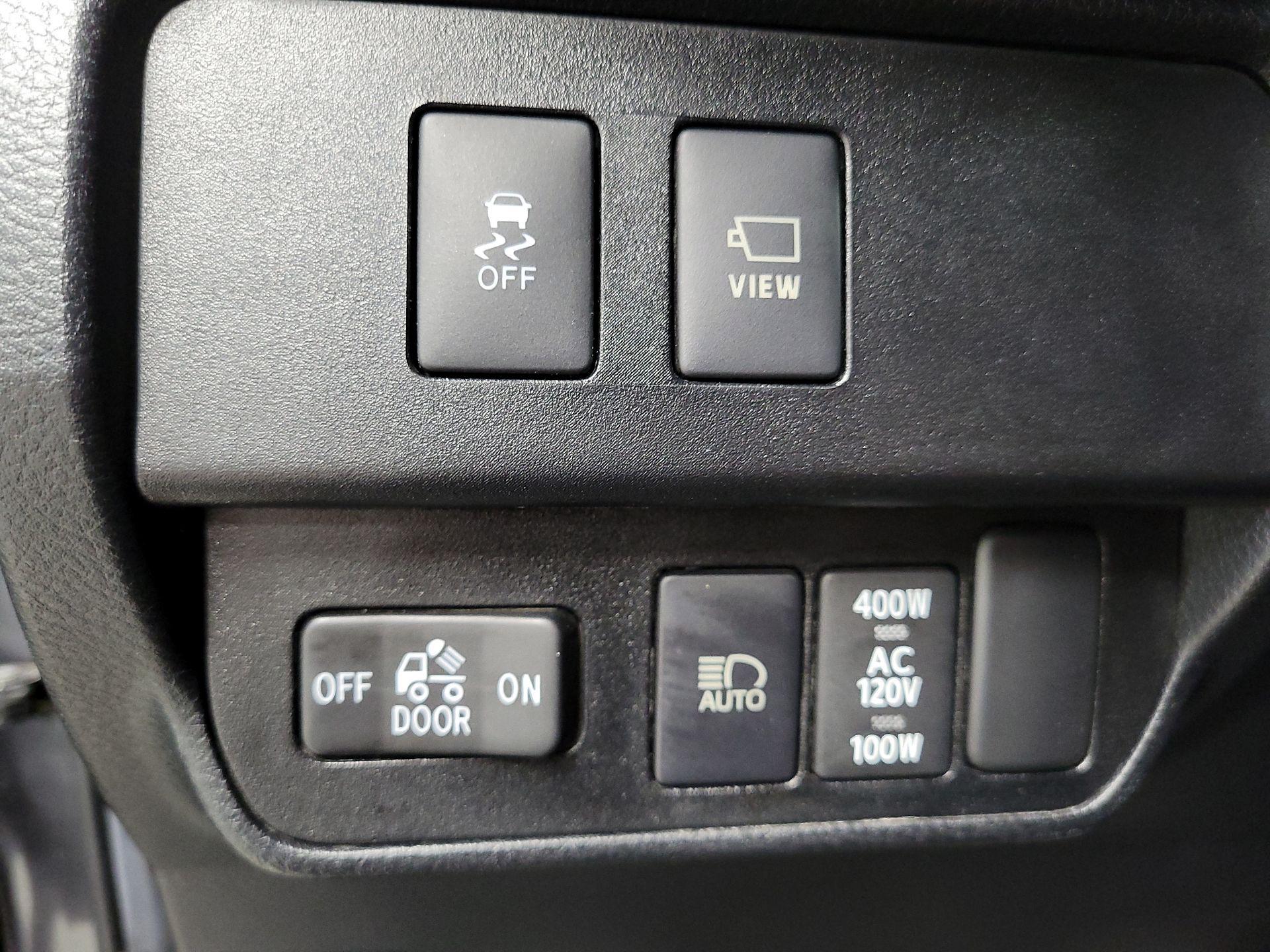 Thumbnail: 2022 Toyota Tacoma - 11