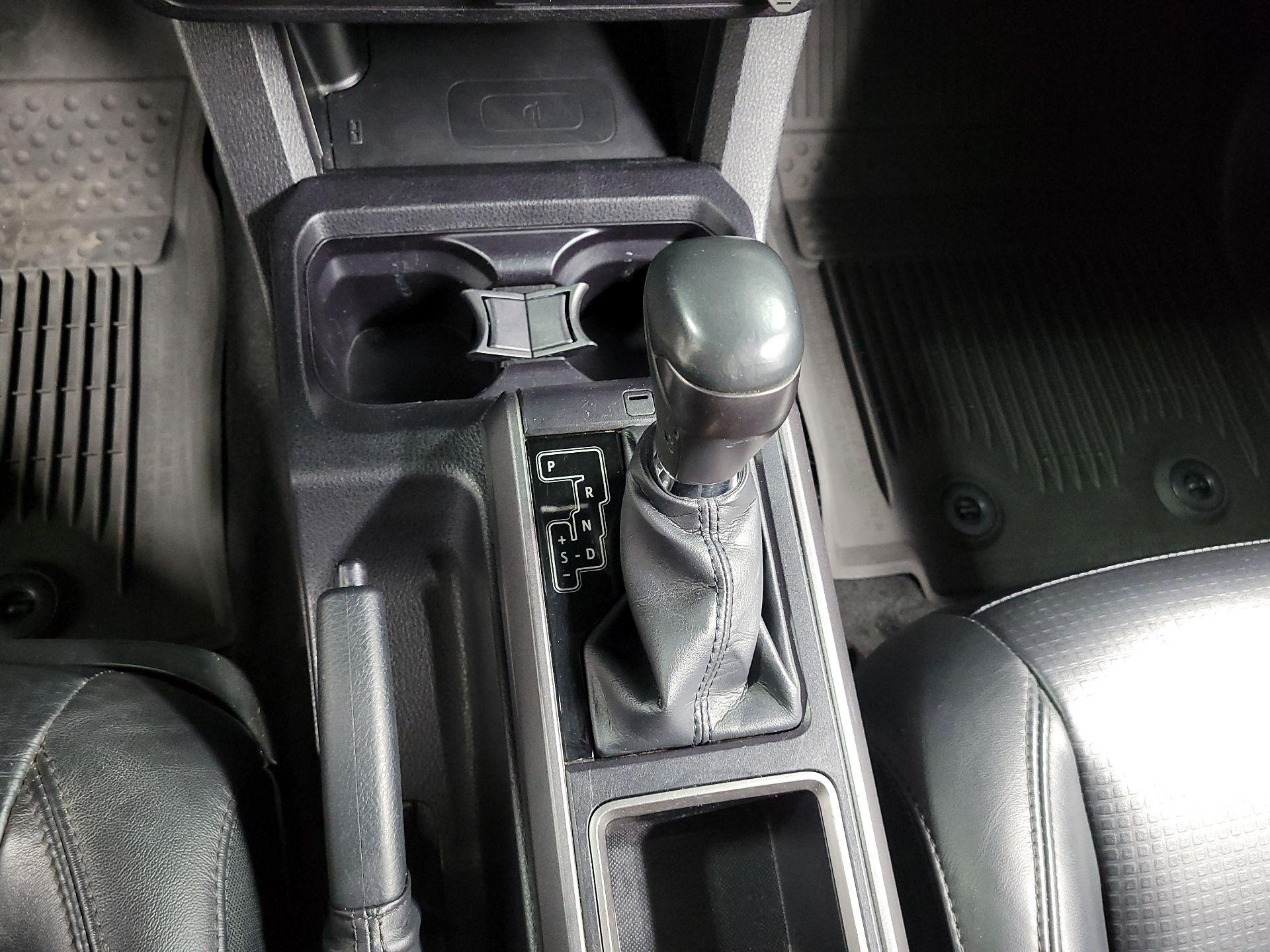 Thumbnail: 2022 Toyota Tacoma - 16