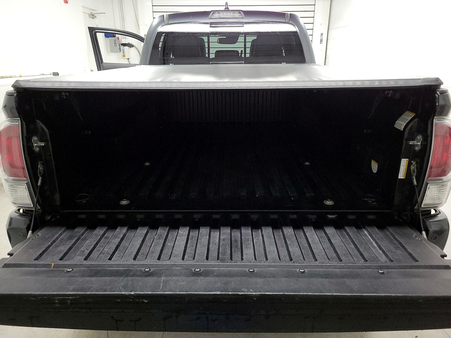 Thumbnail: 2022 Toyota Tacoma - 20