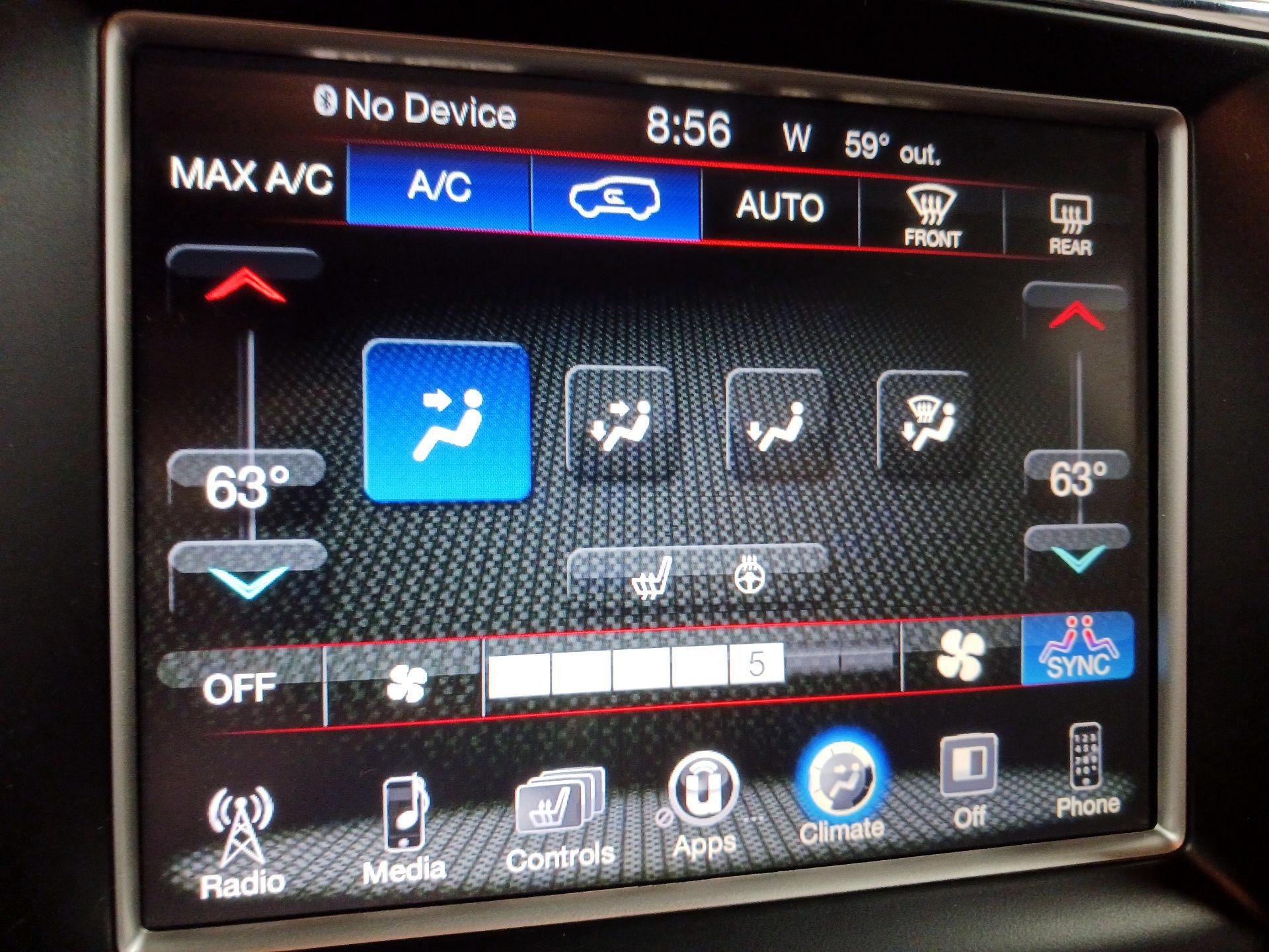 Thumbnail: 2015 Jeep Grand Cherokee - 14