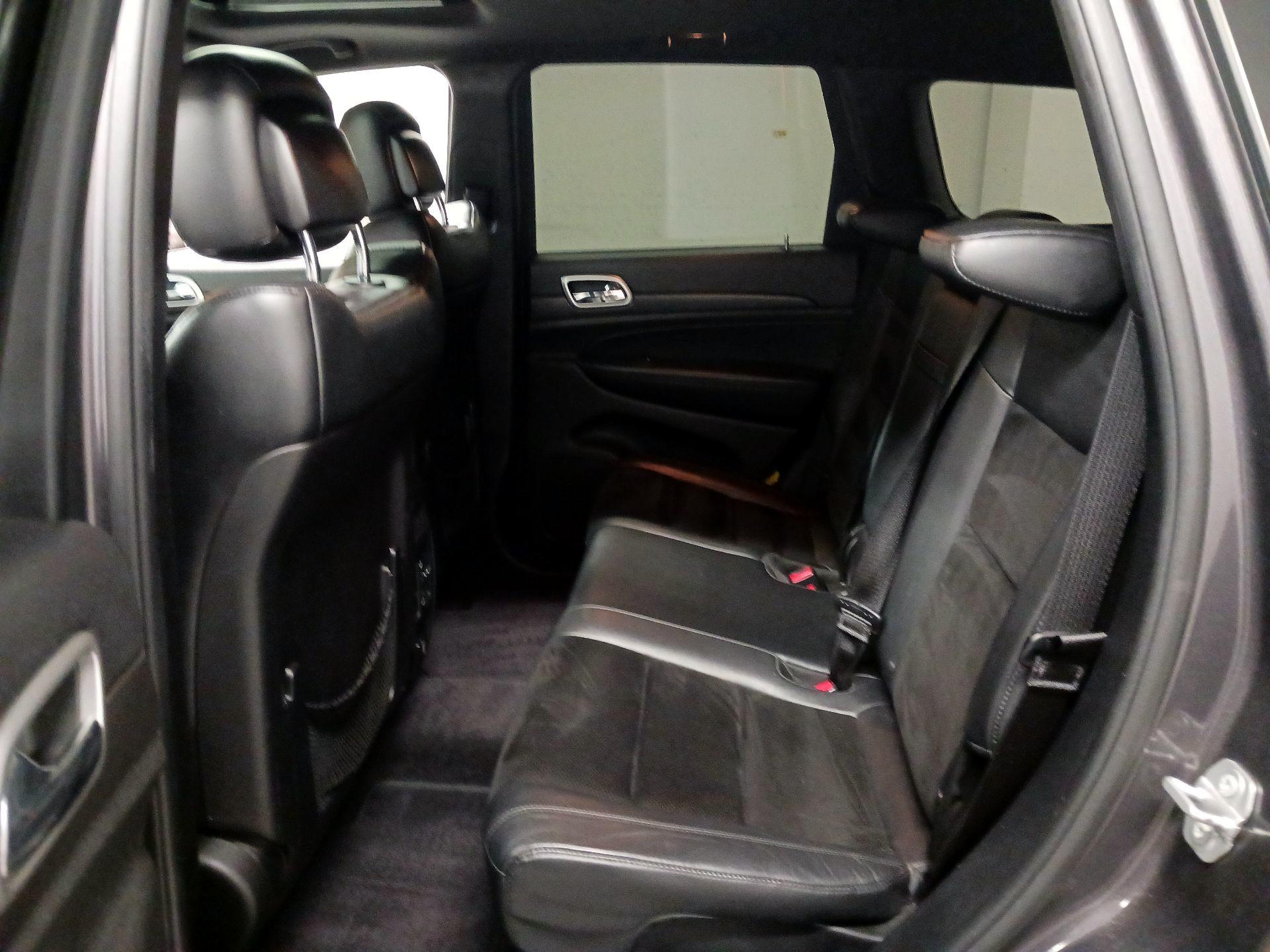 Thumbnail: 2015 Jeep Grand Cherokee - 18