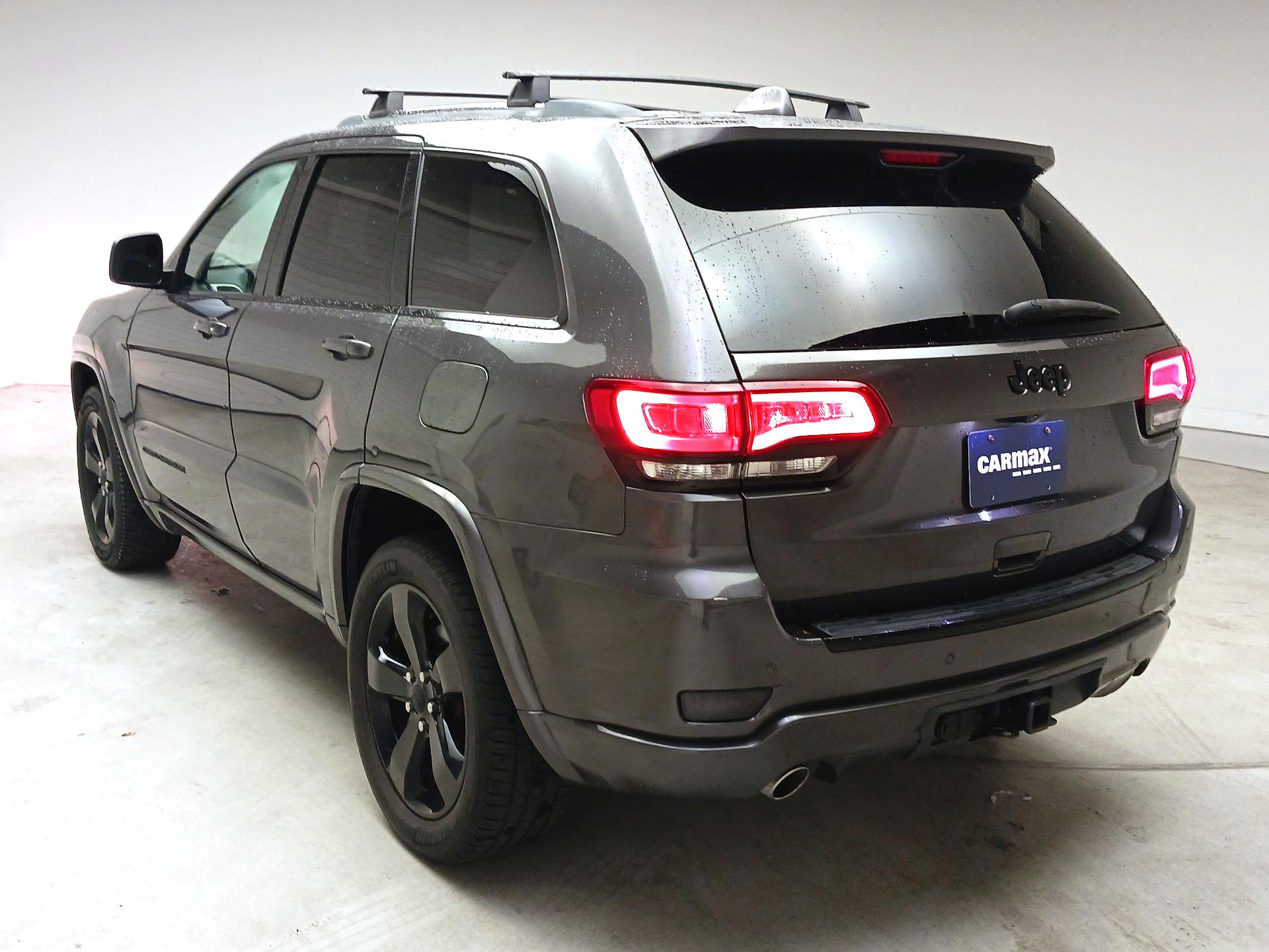 Thumbnail: 2015 Jeep Grand Cherokee - 7
