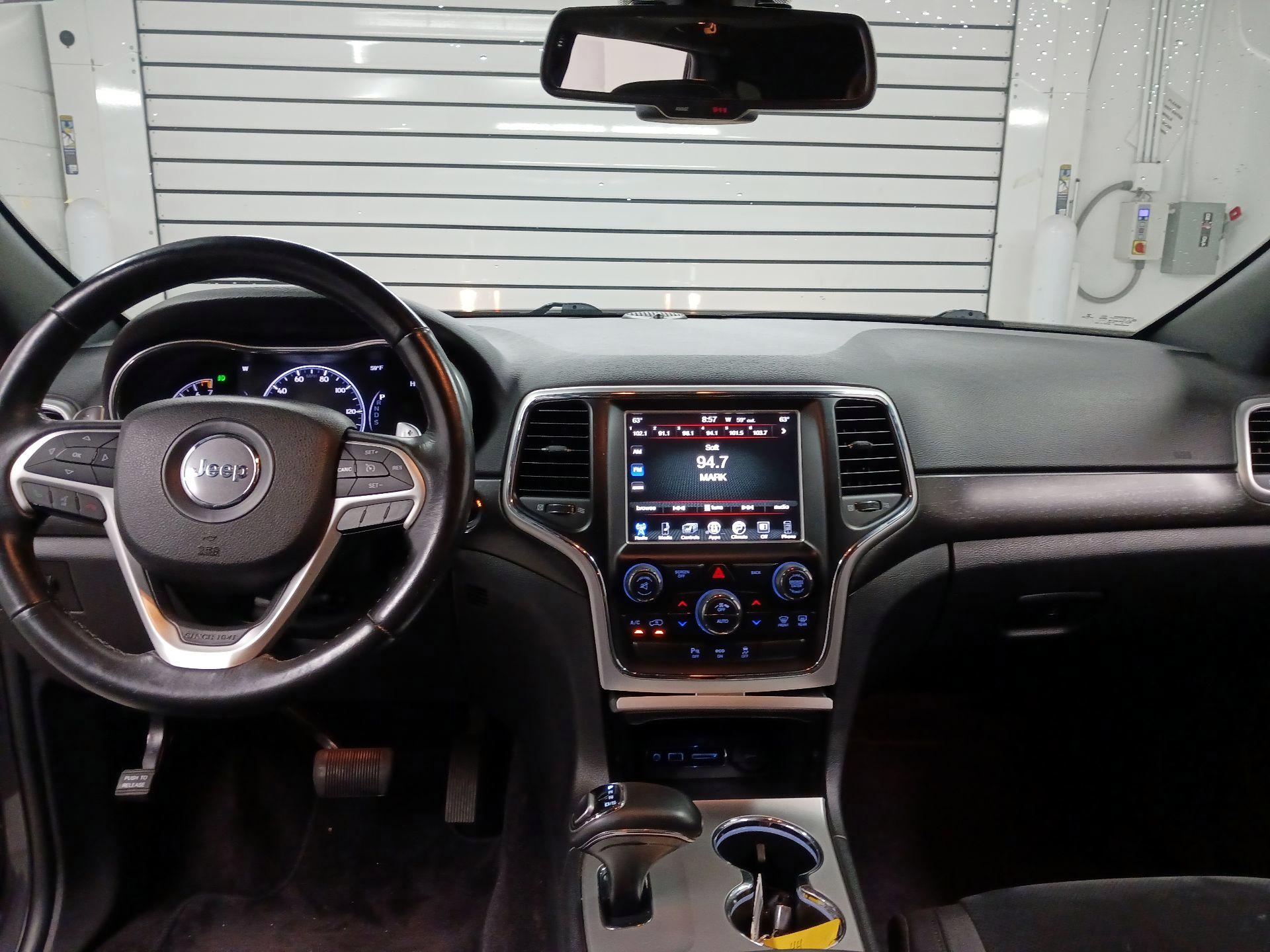 Thumbnail: 2015 Jeep Grand Cherokee - 8