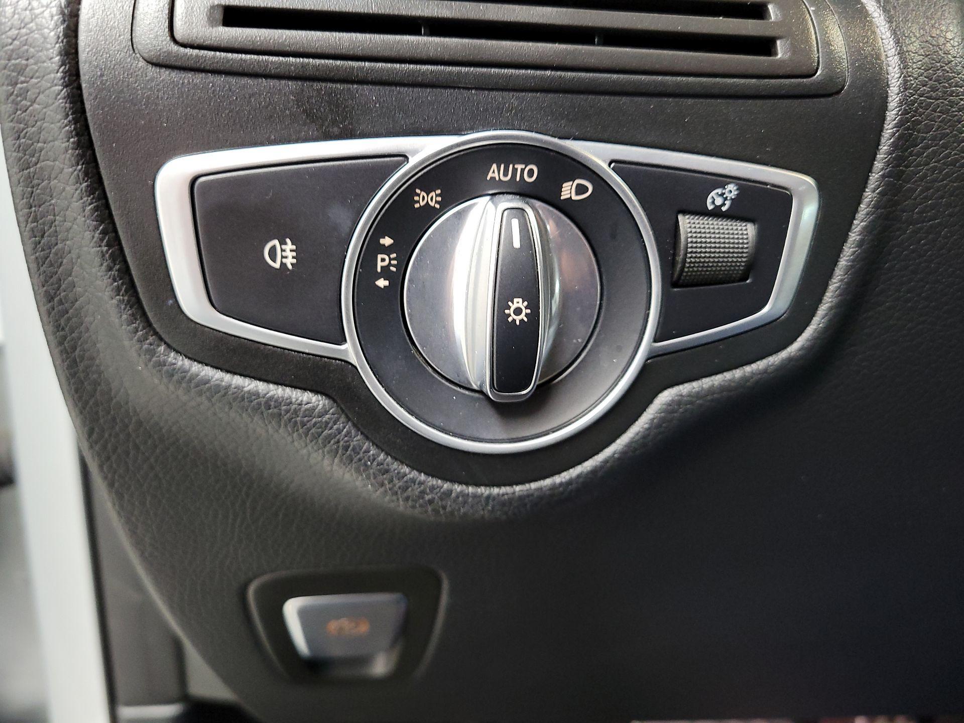 Thumbnail: 2020 Mercedes-Benz GLC - 11