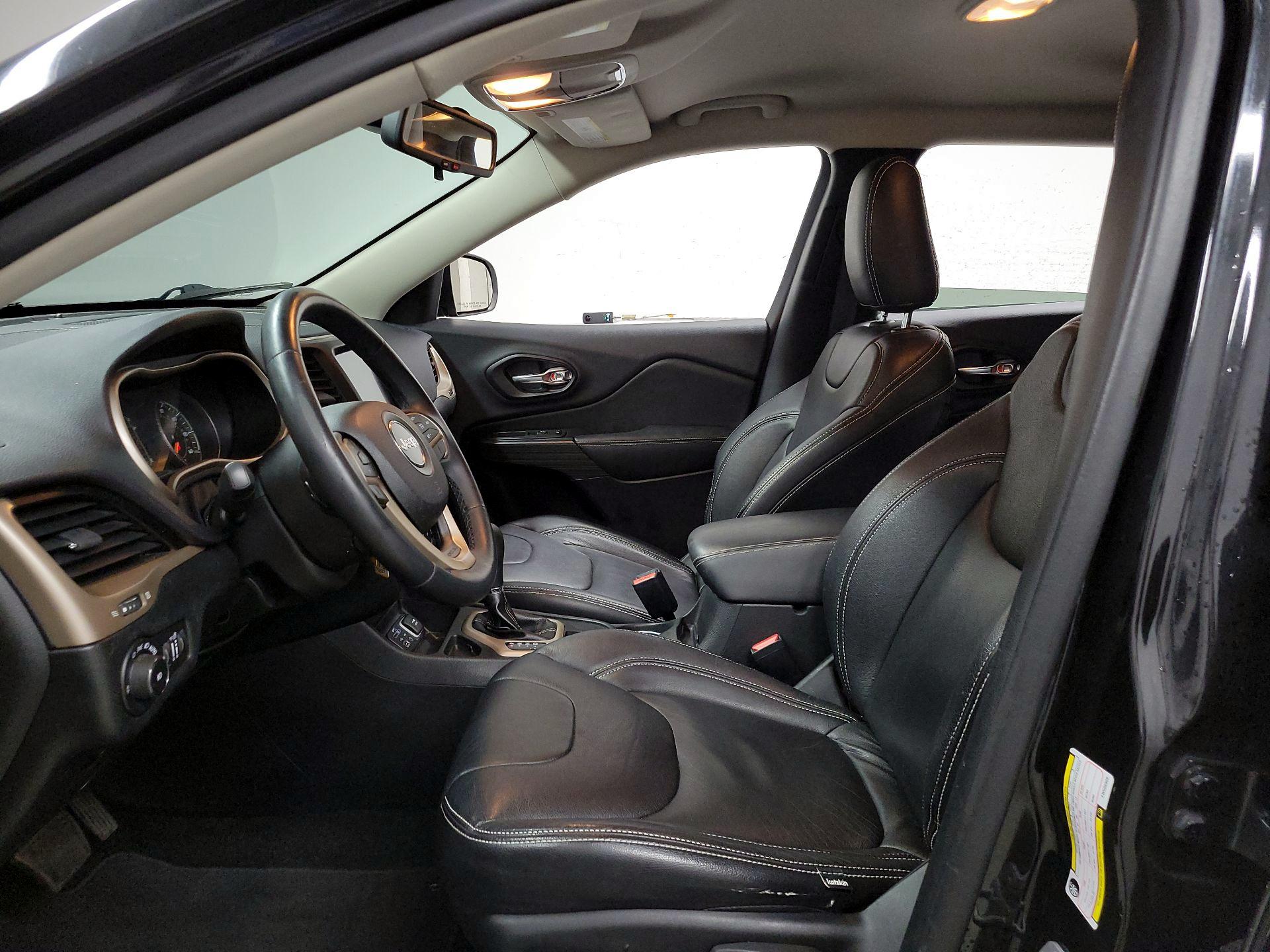 Thumbnail: 2015 Jeep Cherokee - 11