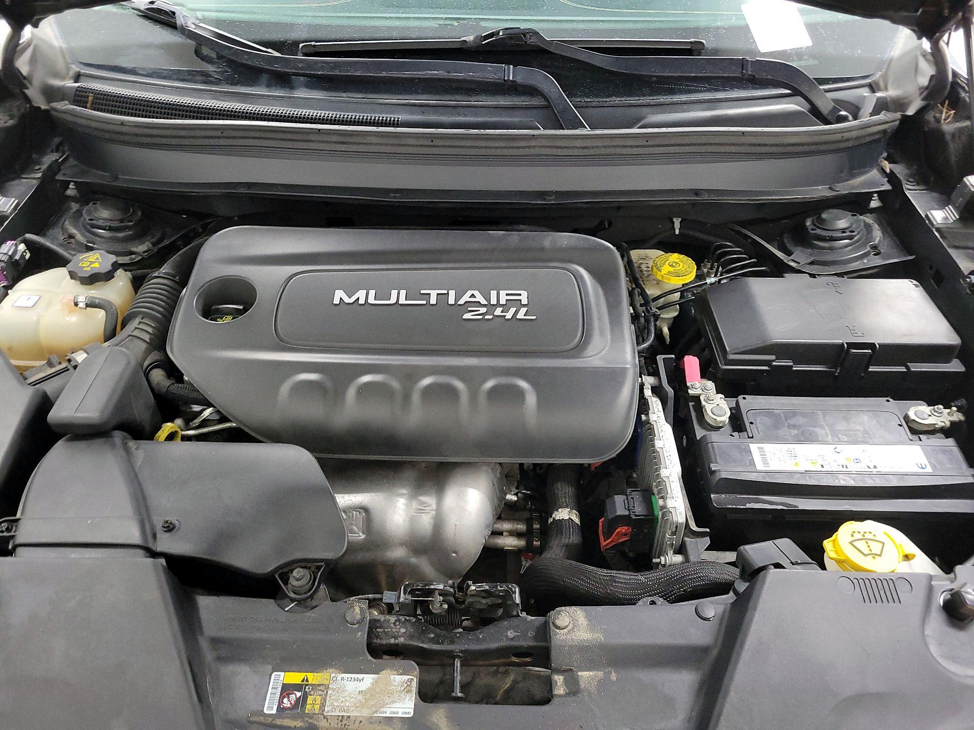 Thumbnail: 2015 Jeep Cherokee - 19