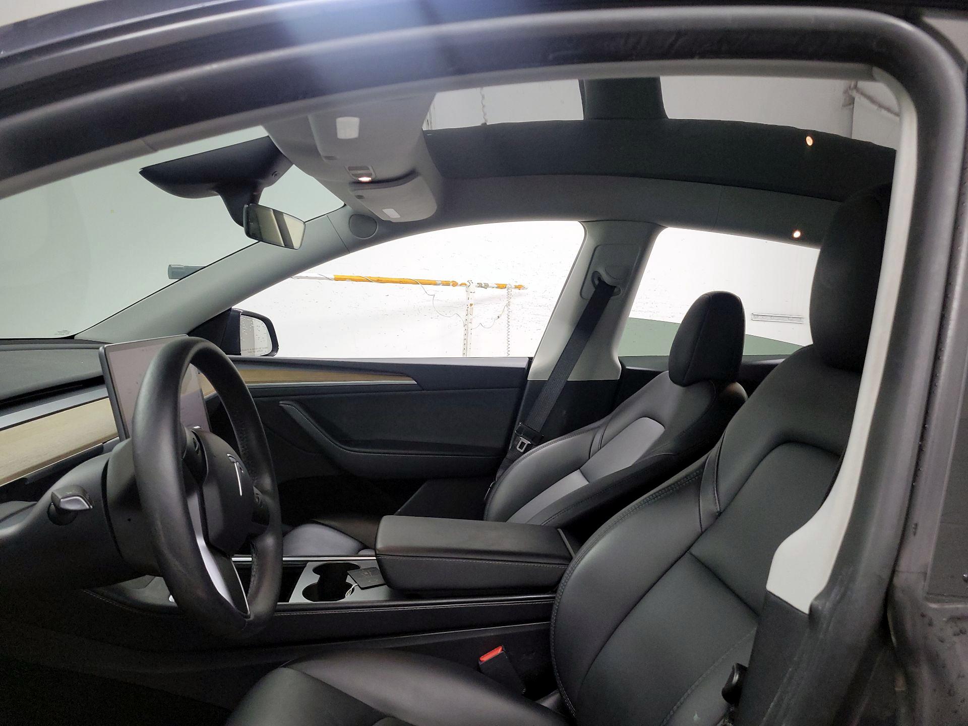 Thumbnail: 2023 Tesla Model Y - 18