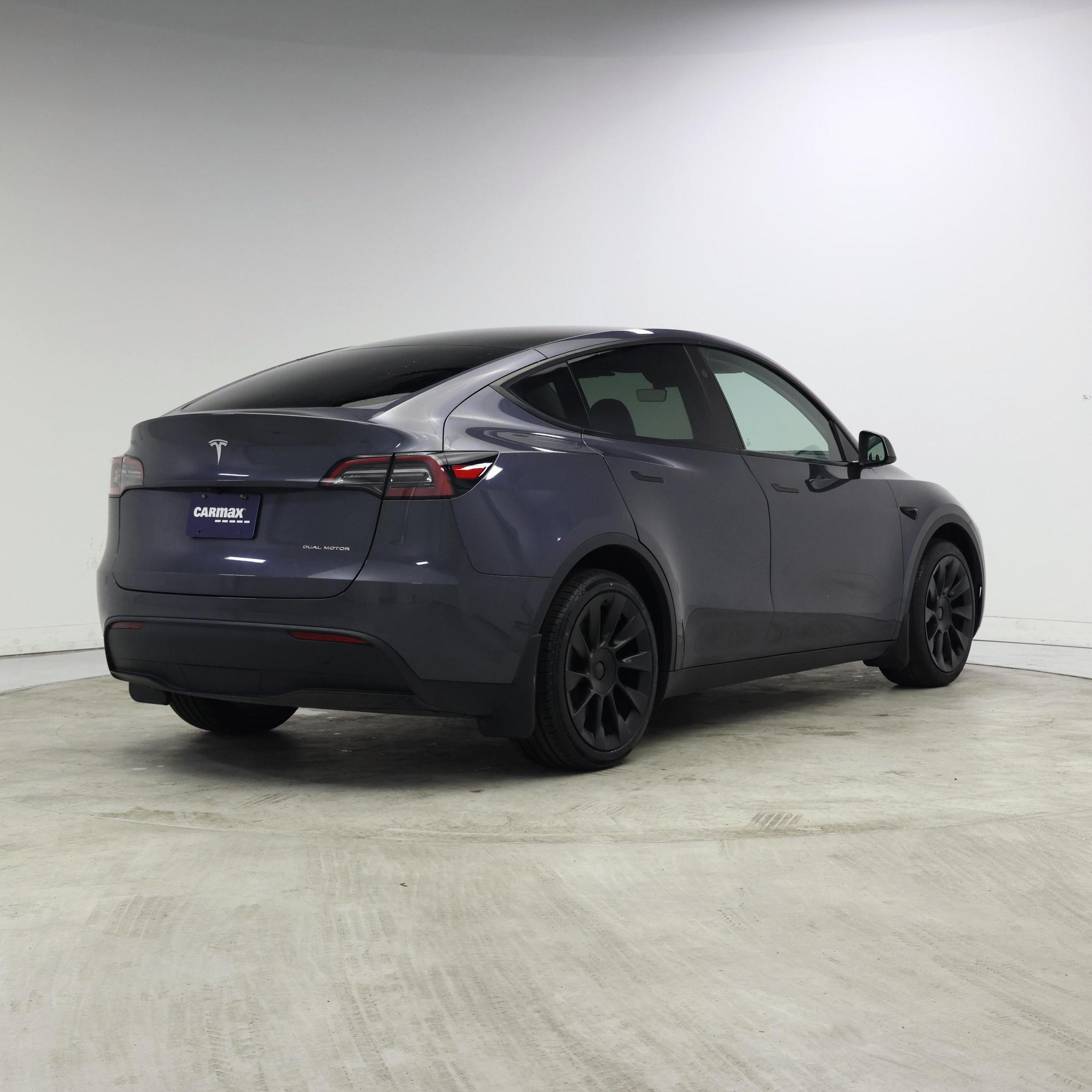 Thumbnail: 2023 Tesla Model Y - 8